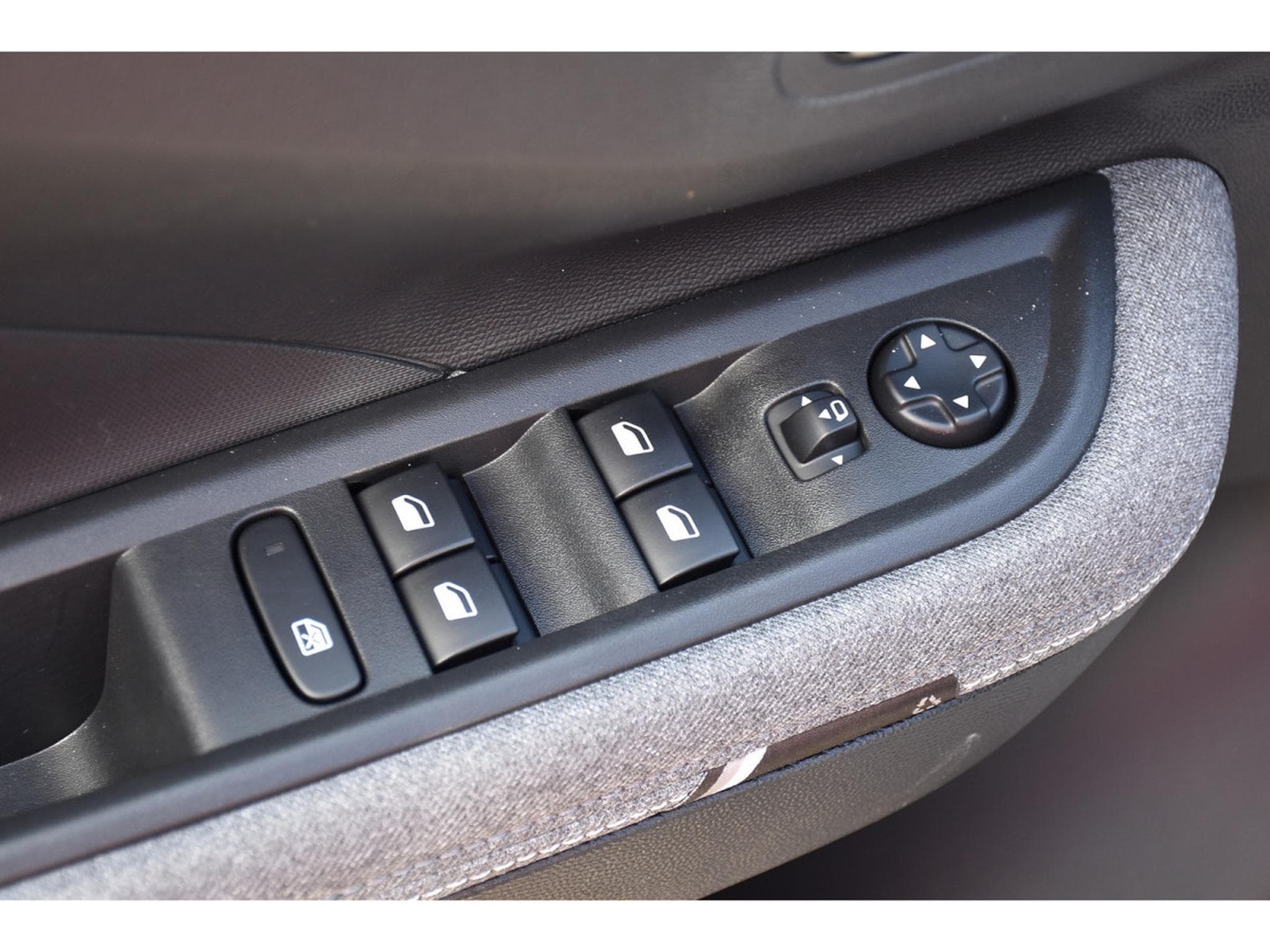 Opel Frontera 1.2 Turbo Hybrid GS e-DCT6 7 Pl. SG CHFF GPS SIDE CAM NEUF (2026) - Photo 22