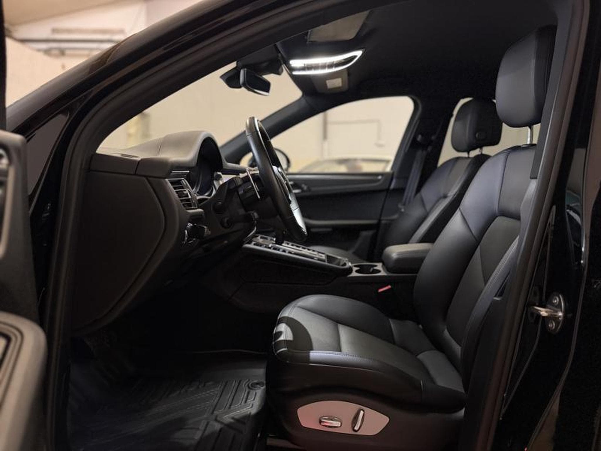 Porsche Macan 2.0 Turbo 265 (2022) - Photo 10