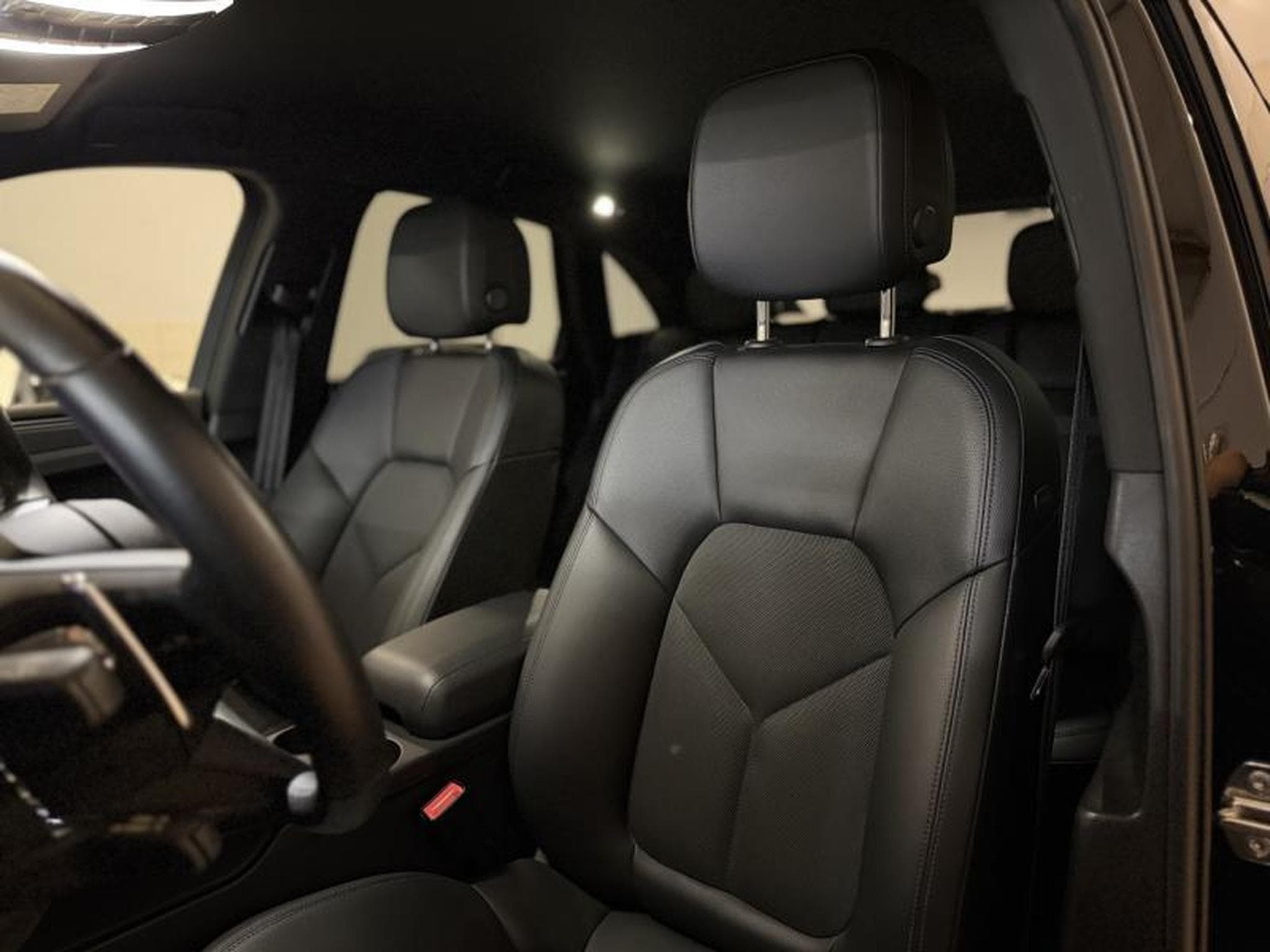 Porsche Macan 2.0 Turbo 265 (2022) - Photo 11