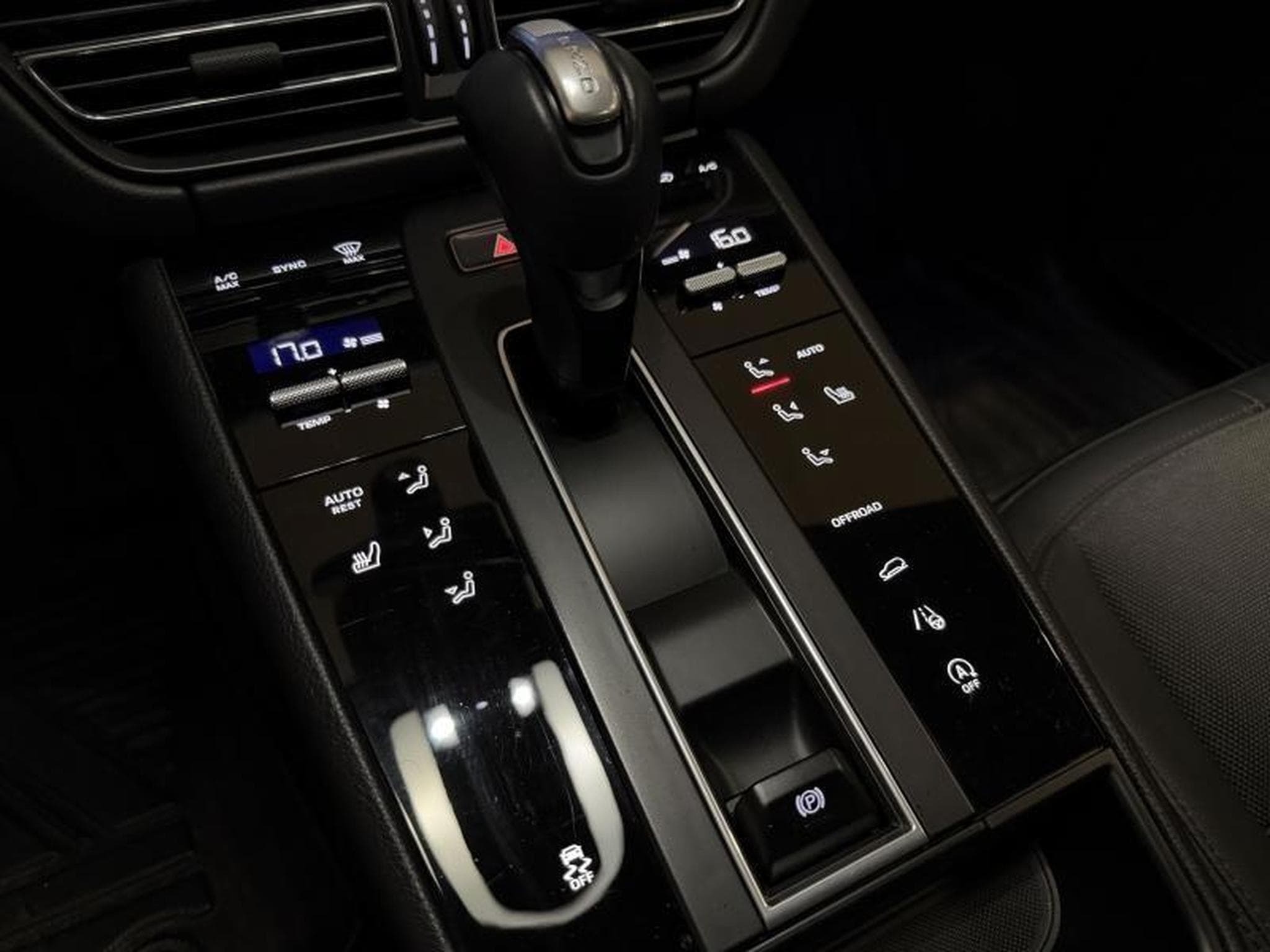 Porsche Macan 2.0 Turbo 265 (2022) - Photo 15