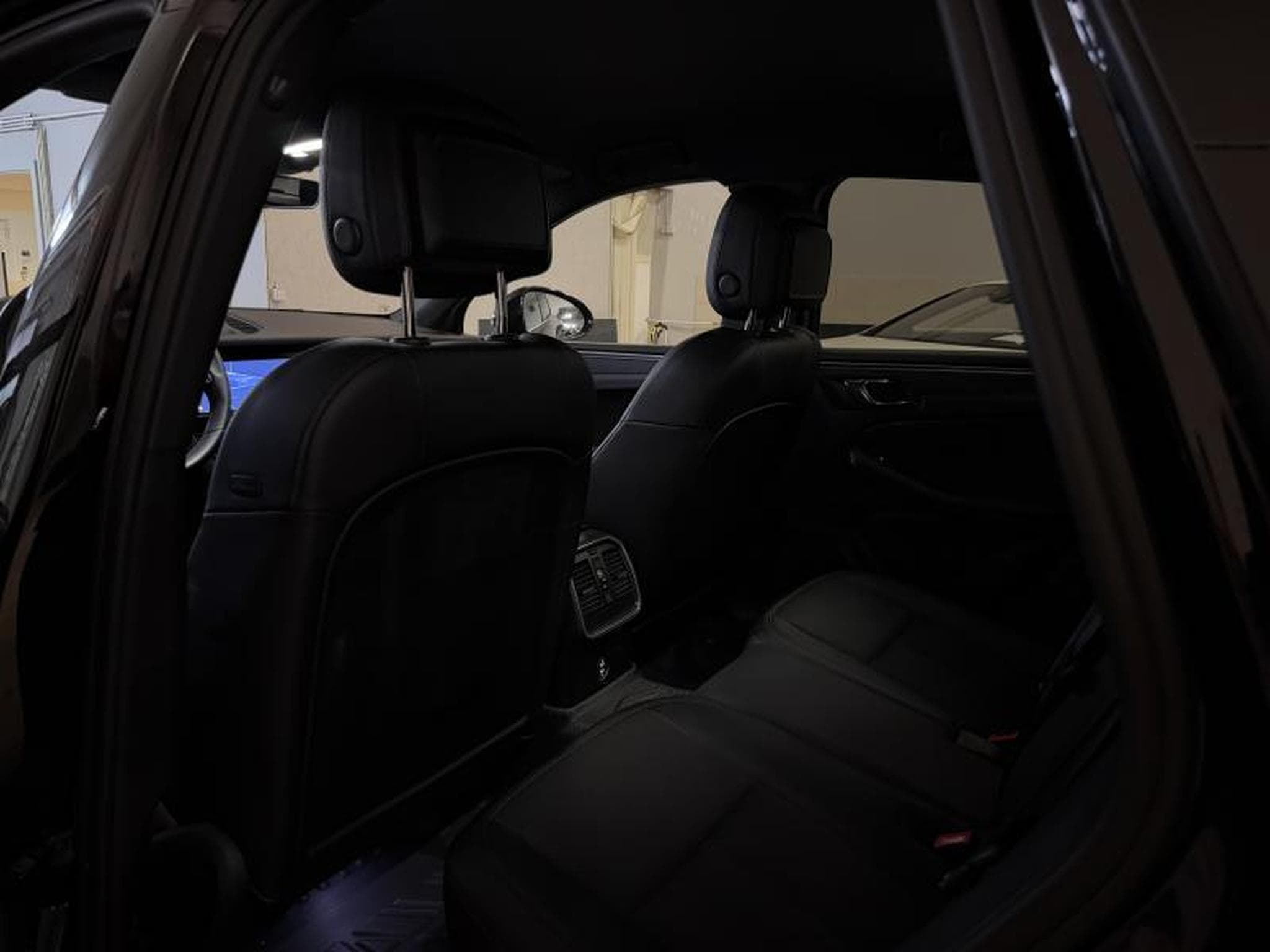 Porsche Macan 2.0 Turbo 265 (2022) - Photo 16
