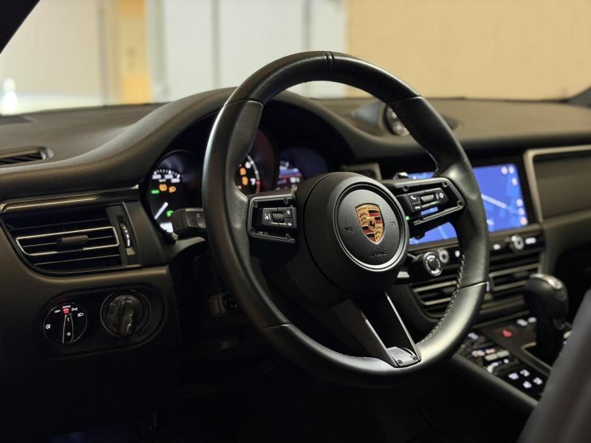 Porsche Macan 2.0 Turbo 265 (2022) - Photo 9