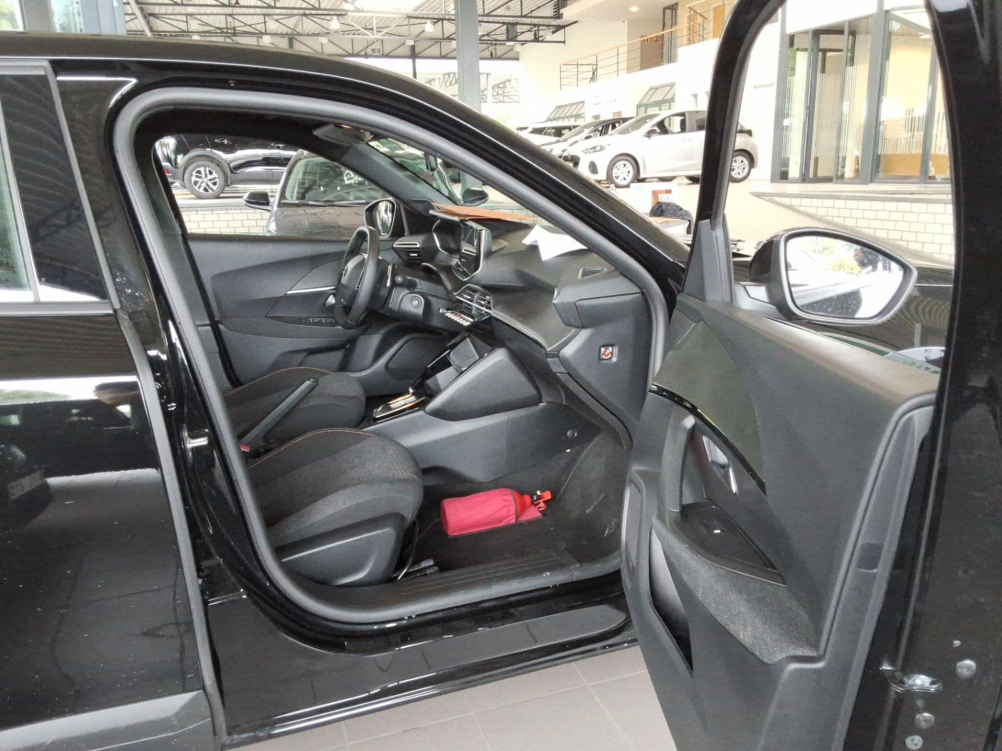 Peugeot 2008 Style (2025) - Photo 5