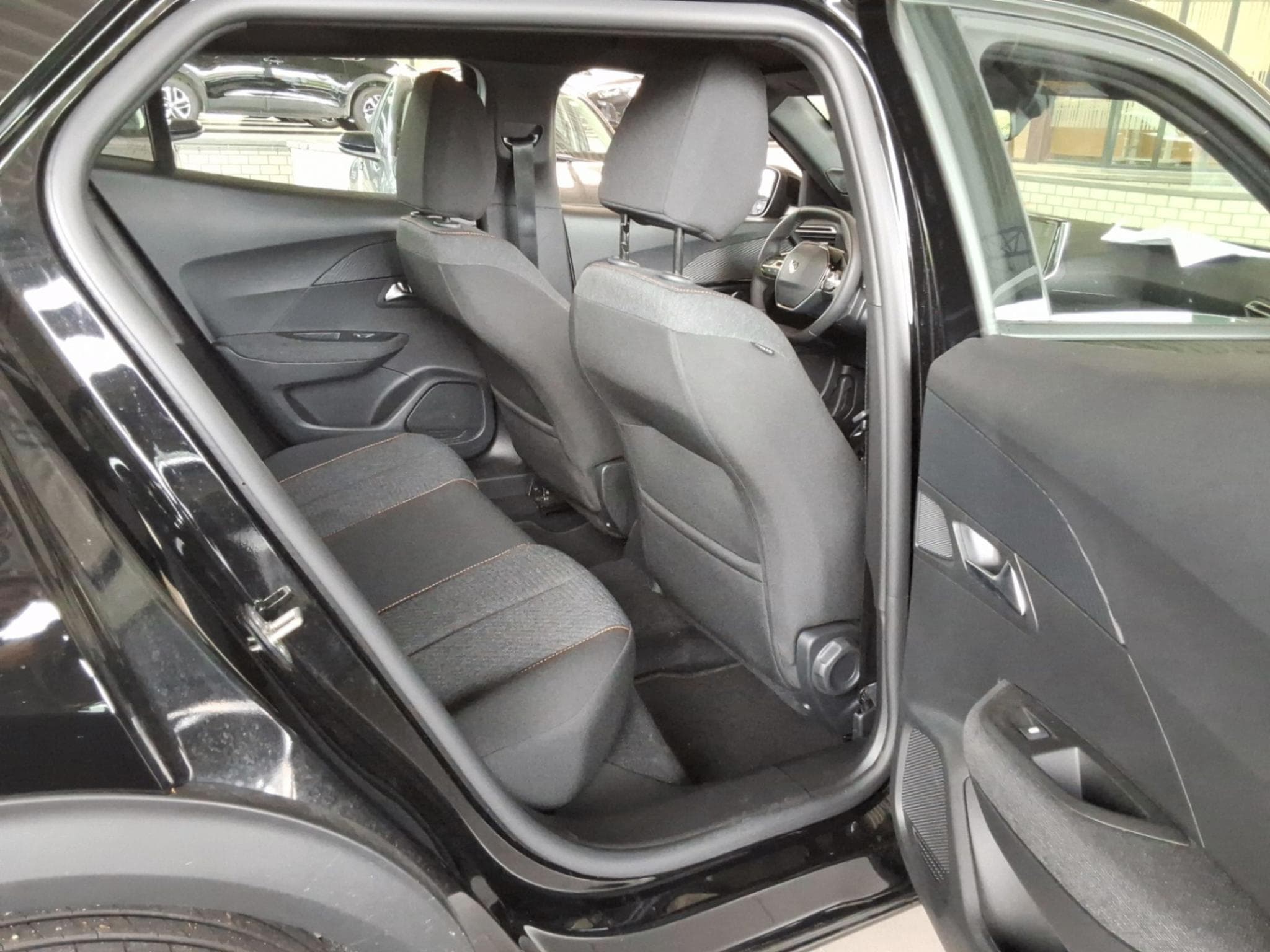 Peugeot 2008 Style (2025) - Photo 6