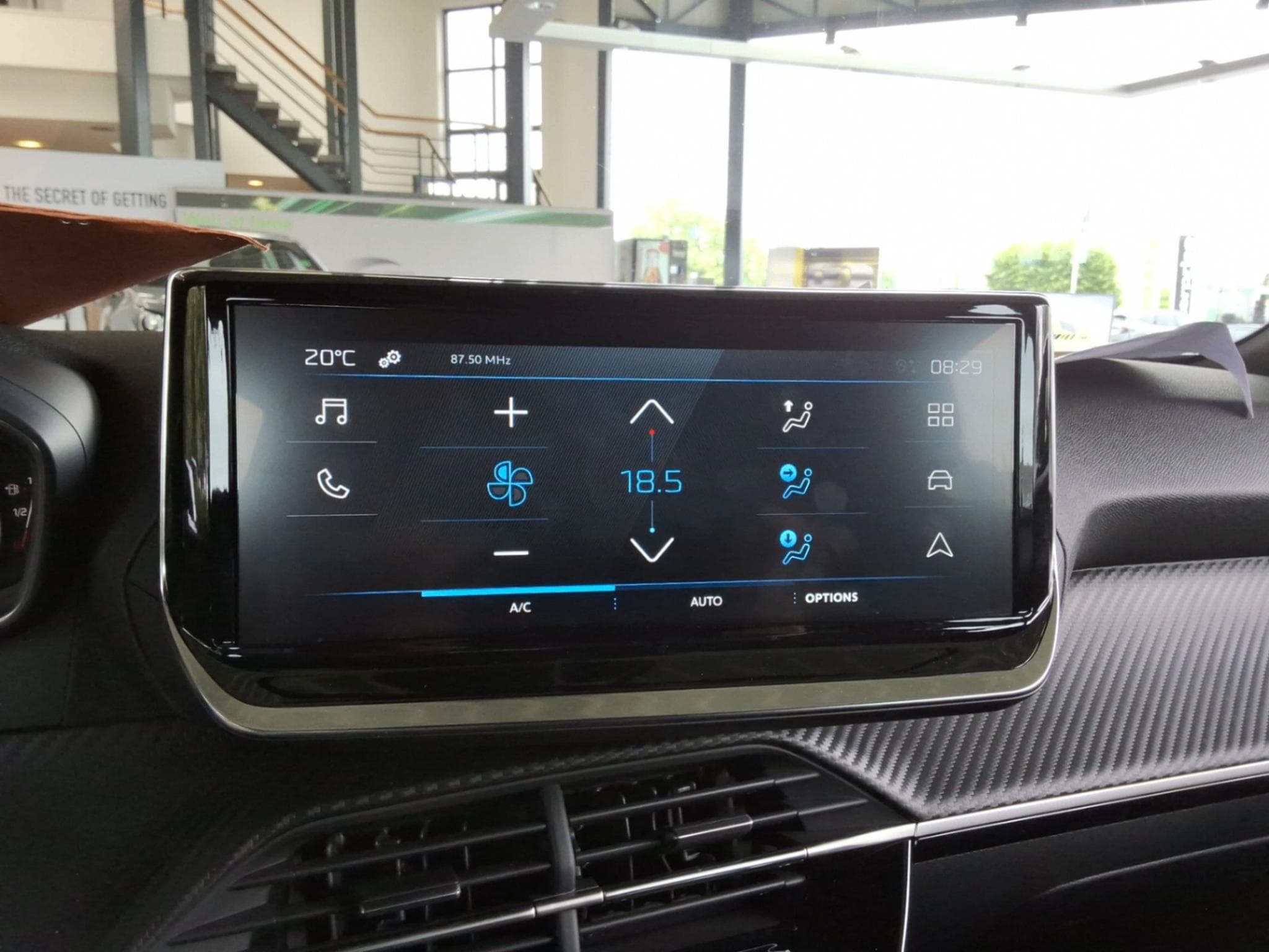 Peugeot 2008 Style (2025) - Photo 9