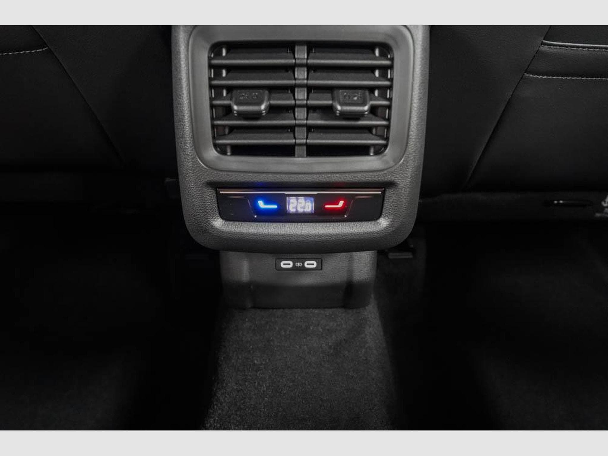 VW T-Roc neuer 1,5 eTSI (2026) - Photo 18