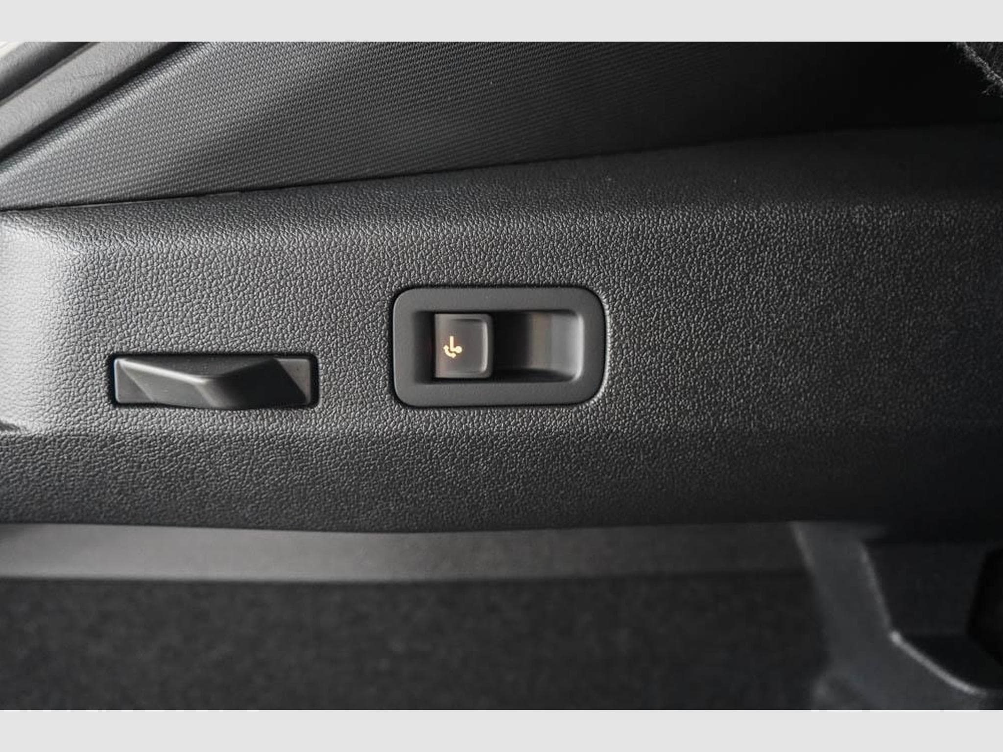 VW T-Roc neuer 1,5 eTSI (2026) - Photo 20