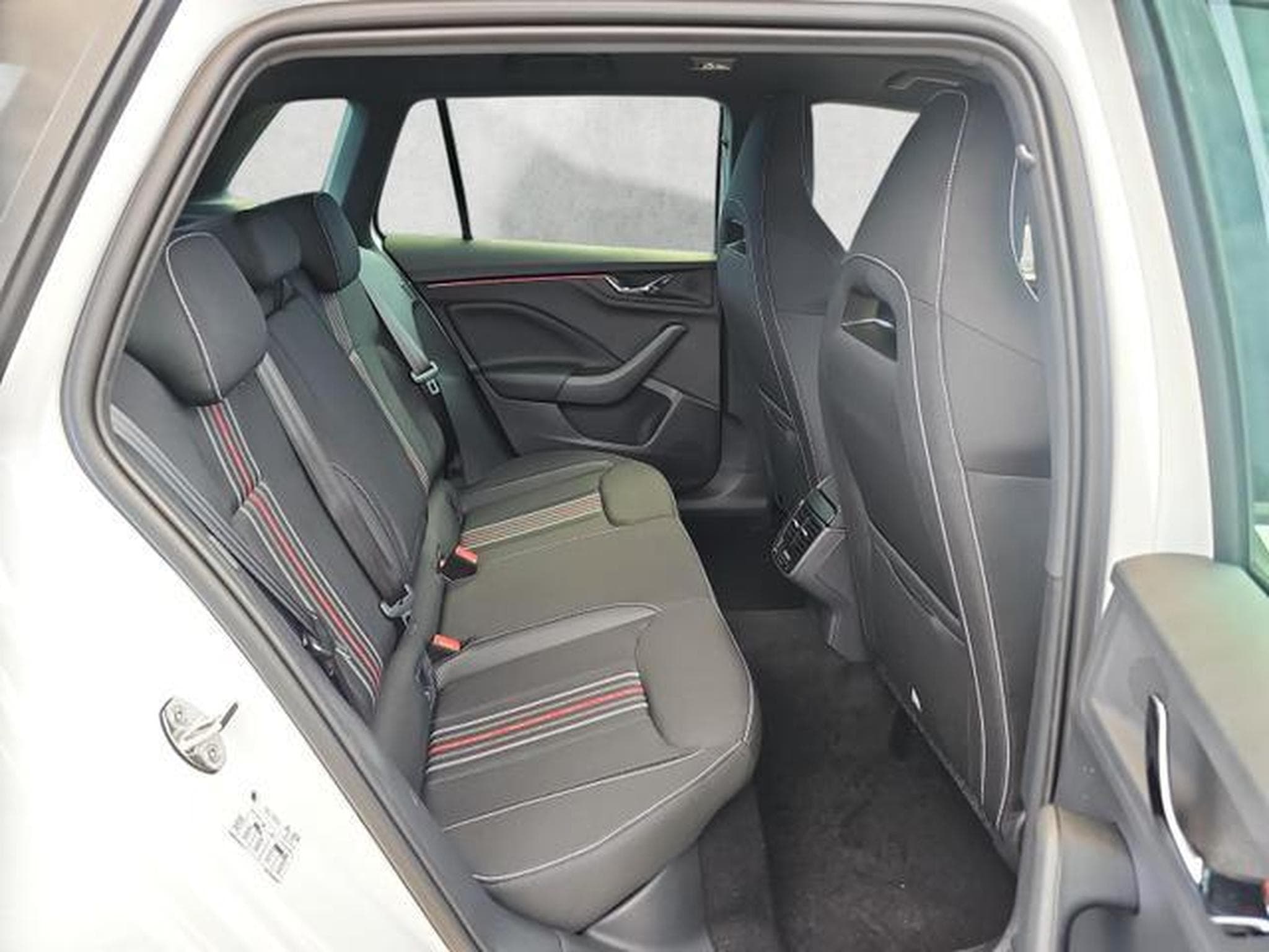 Skoda Kamiq Monte Carlo (2026) - Photo 13