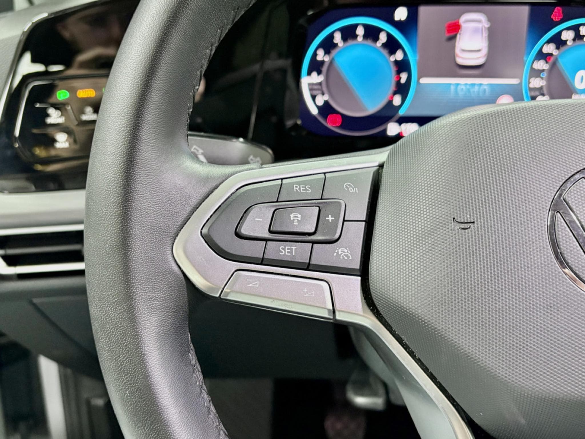 VW Golf Style 1.5 TSI 130 CV BVM6 *BERGAMO* MASSAGE* CARPLAY * (2024) - Photo 12