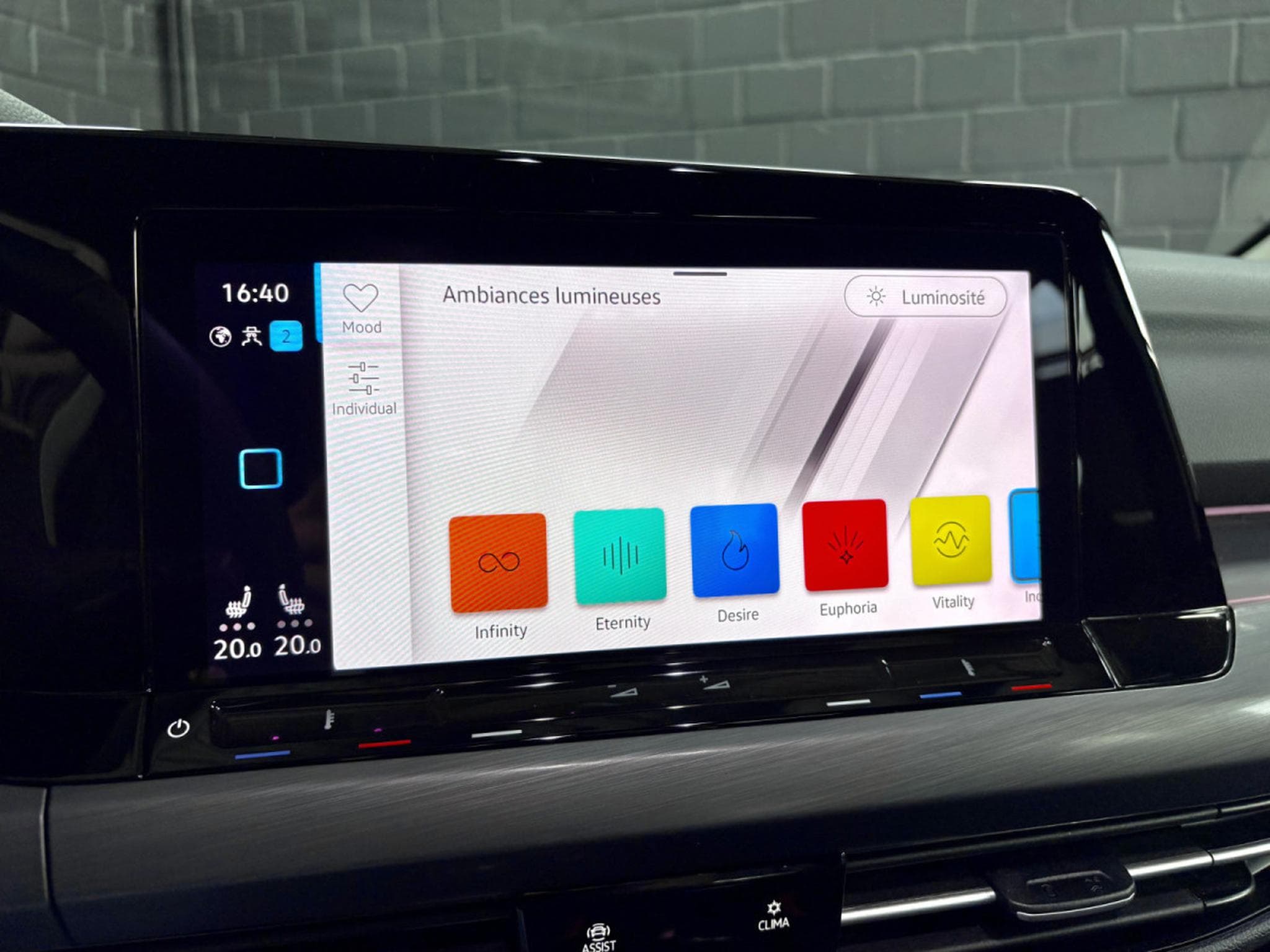 VW Golf Style 1.5 TSI 130 CV BVM6 *BERGAMO* MASSAGE* CARPLAY * (2024) - Photo 18