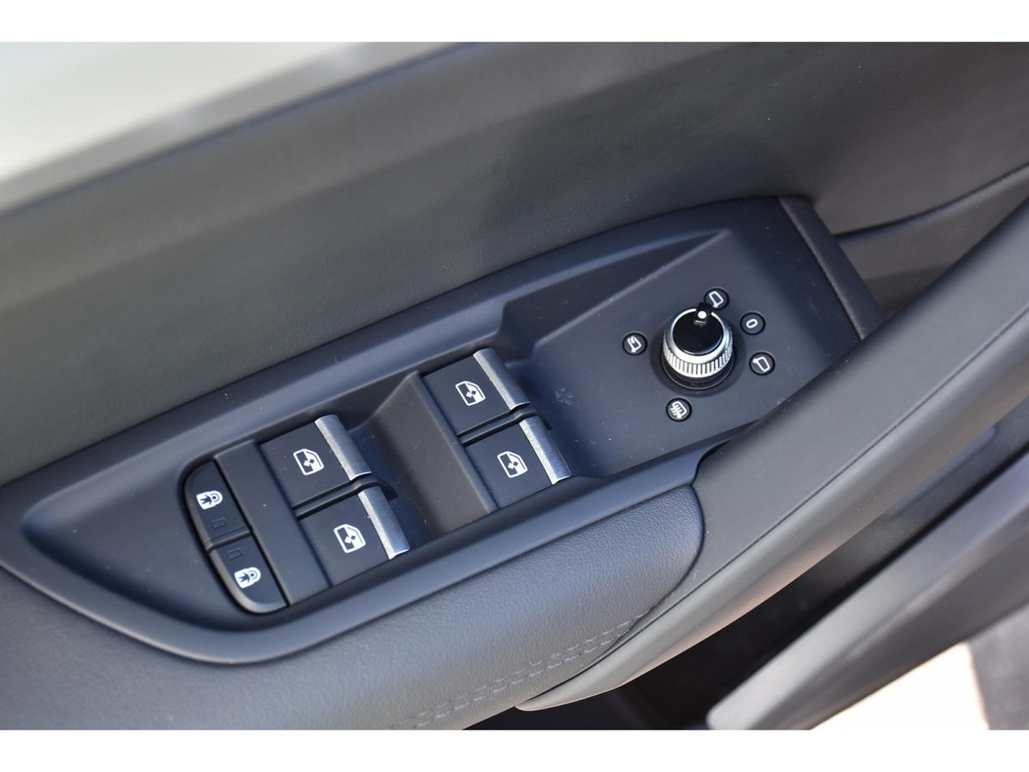 Audi Q5 50 TDI Quattro S-Line Tiptronic CUIR ACC ATT RMQ MATRIX 1° M (2023) - Photo 18