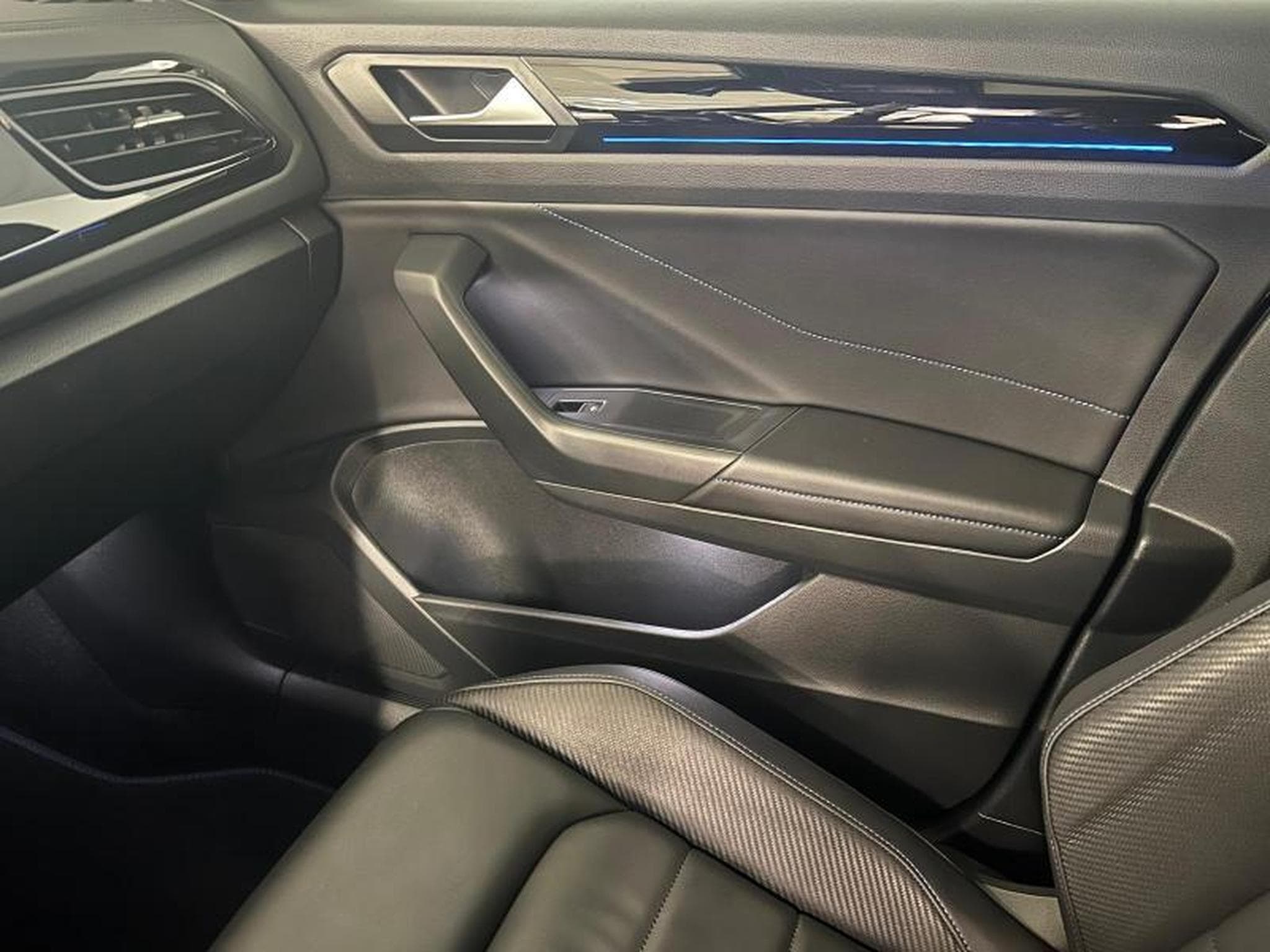 VW T-Roc R (2025) - Photo 16