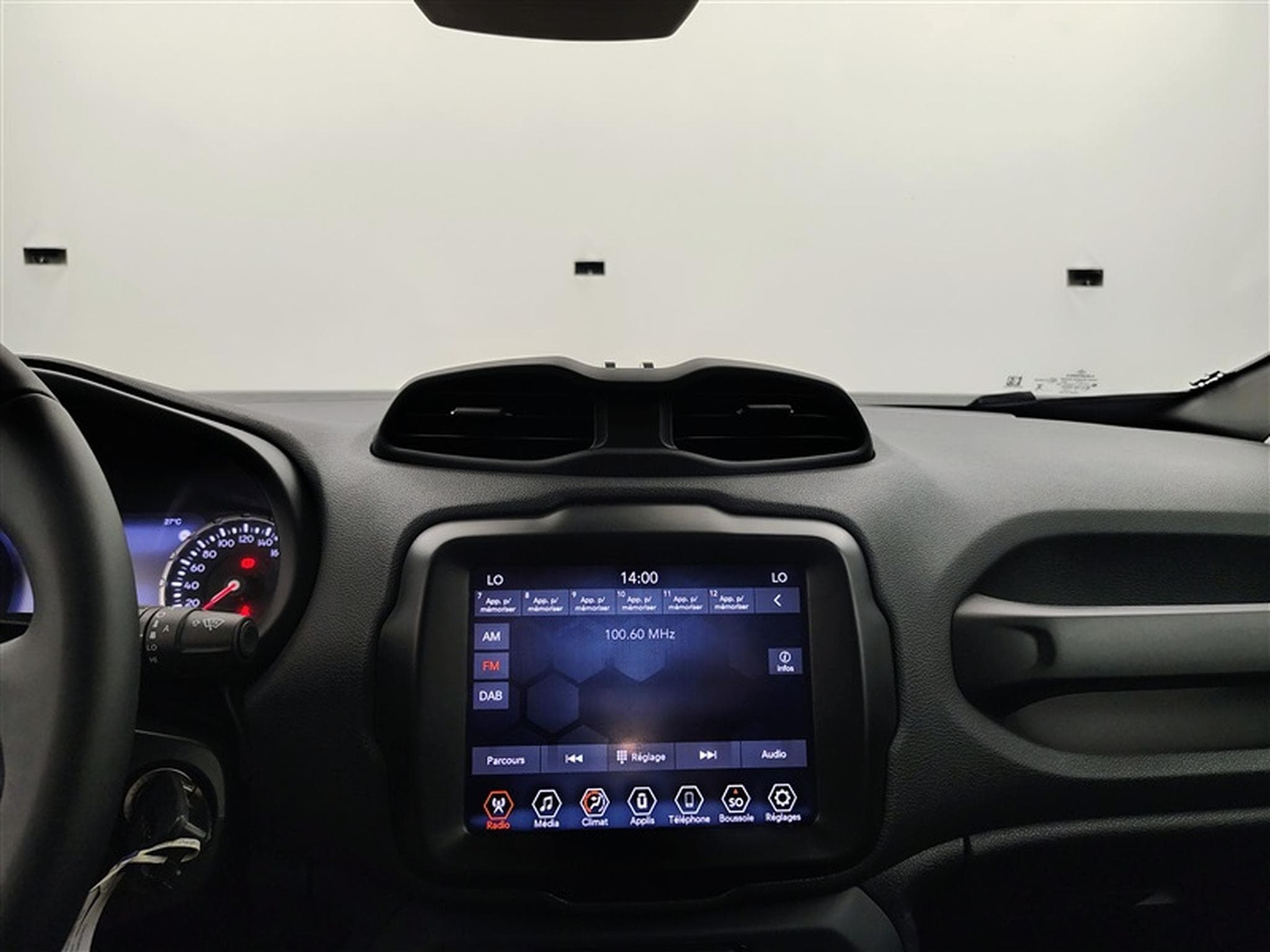 Jeep Renegade 1.0 T3 120cv Longitude CARPLAY / PDC AR / JA 16" (2024) - Photo 11
