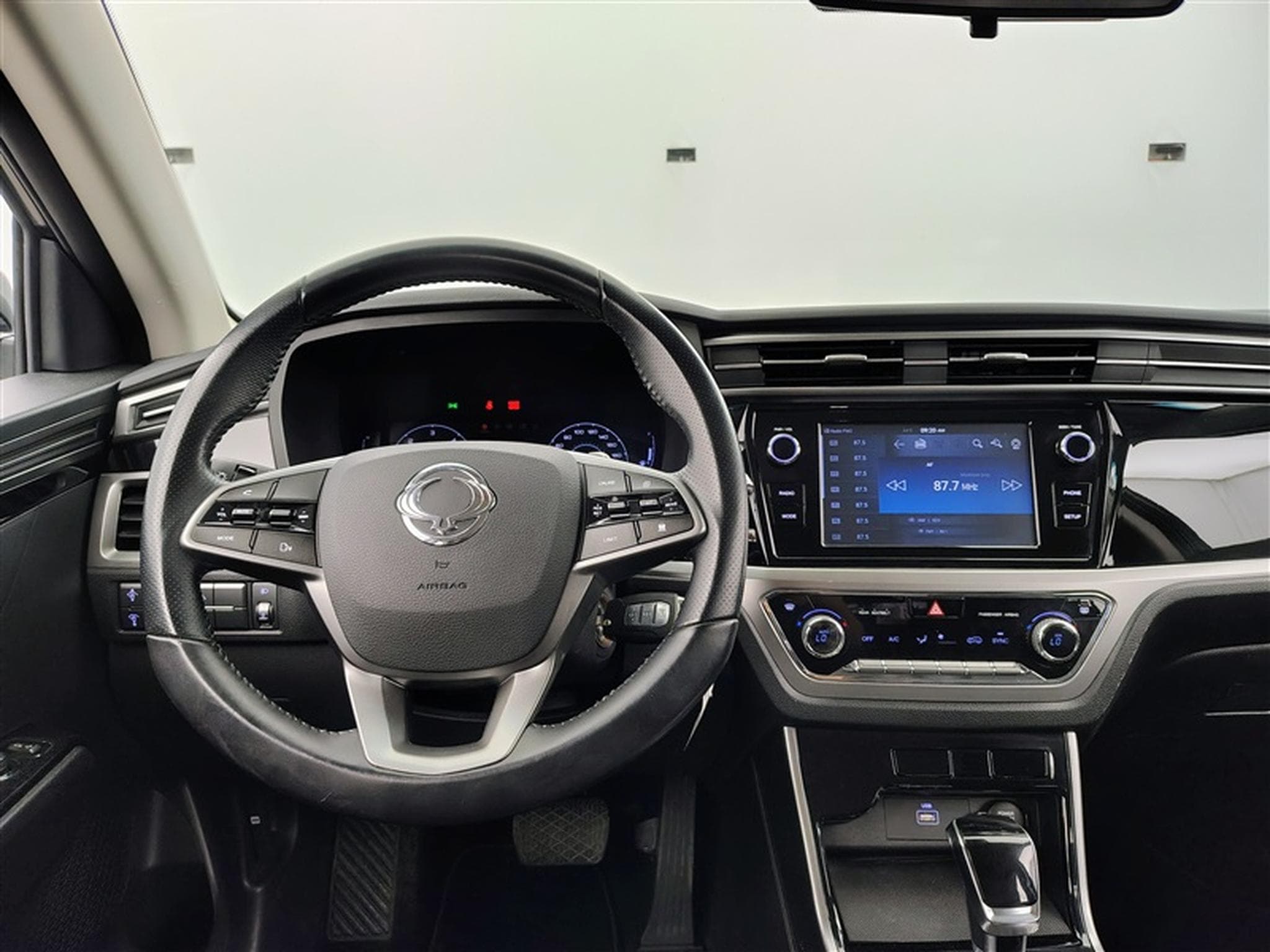 KGM Korando 1.6 CRDi 136cv AT Dream CARPLAY / FULL LED / CAMERA / JA 18" (2021) - Photo 9