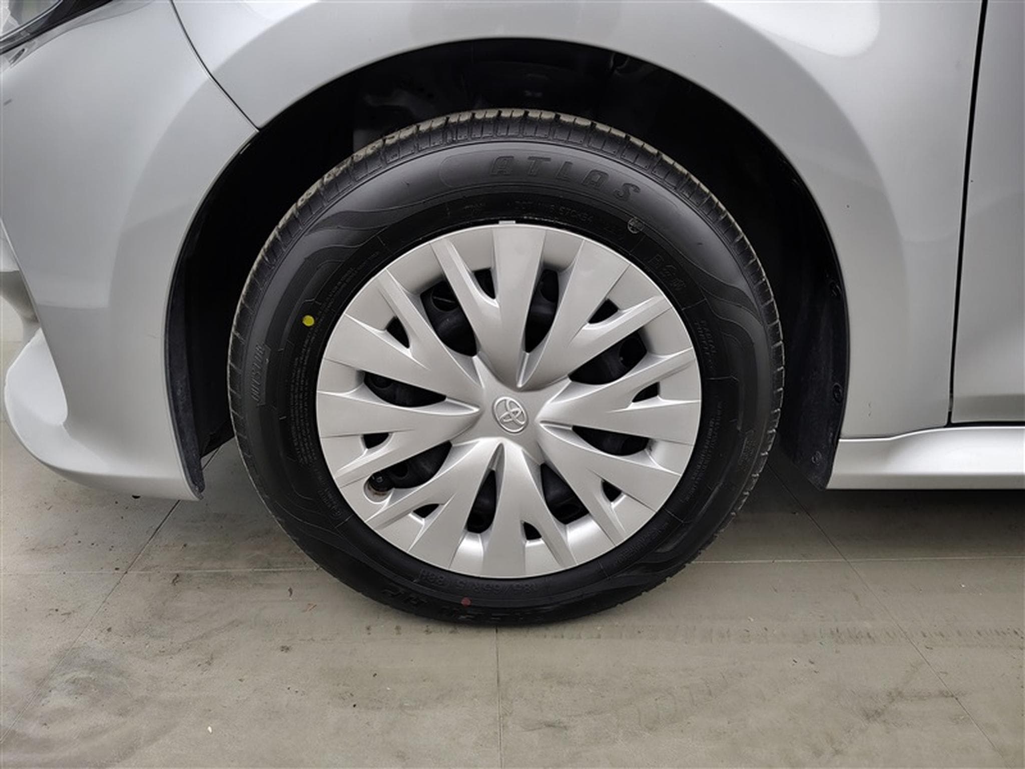 Toyota Yaris 1.5i VVT-i Hybrid E-CVT CARPLAY / CLIM (2025) - Photo 6