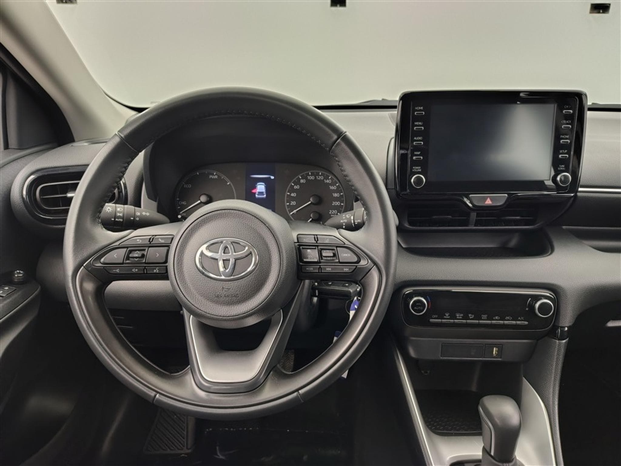 Toyota Yaris 1.5i VVT-i Hybrid E-CVT CARPLAY / CLIM (2025) - Photo 9