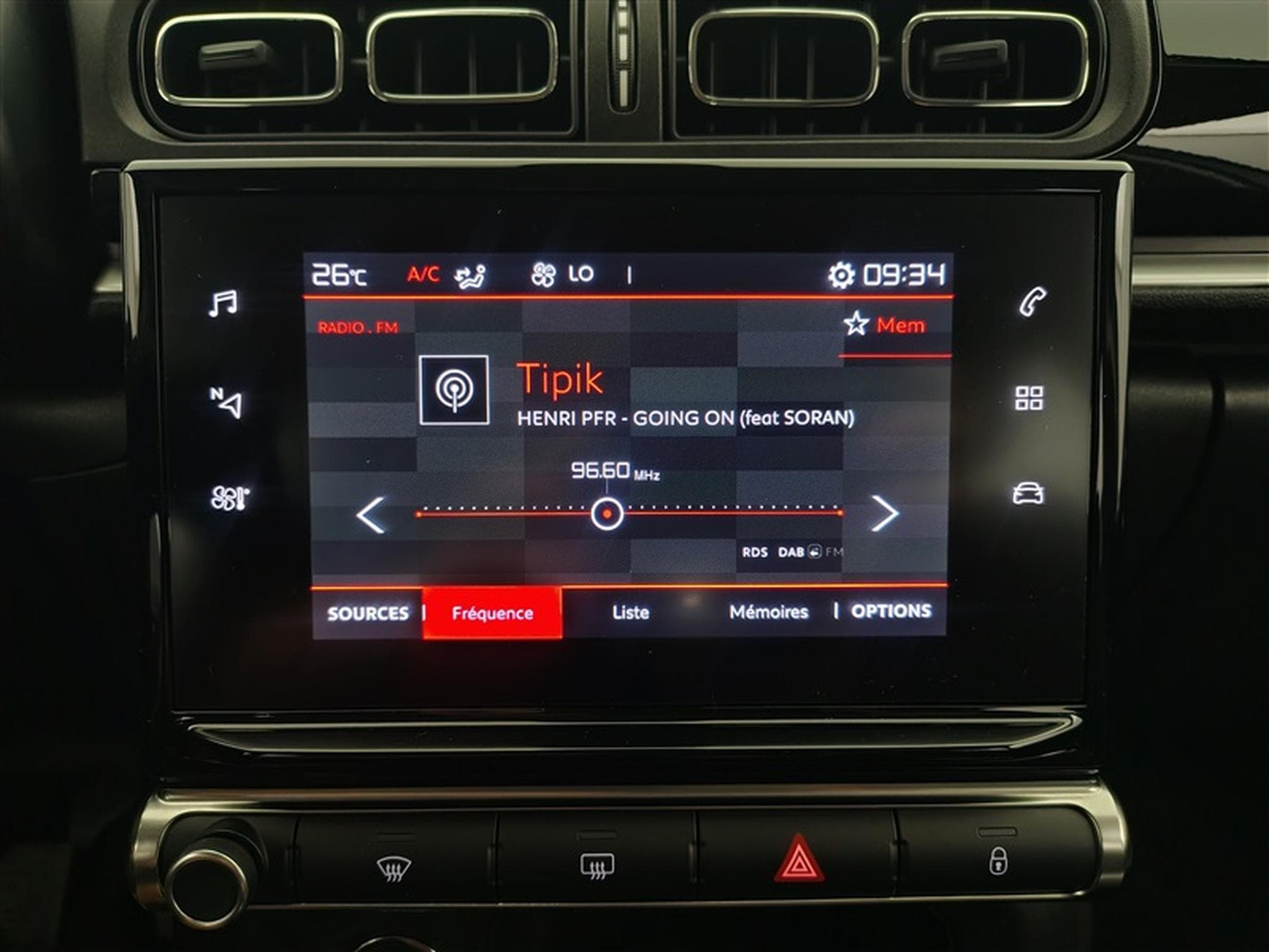Citroen C3 1.2i PureTech Shine CARPLAY / FULL LED / JA 16" (2023) - Photo 11