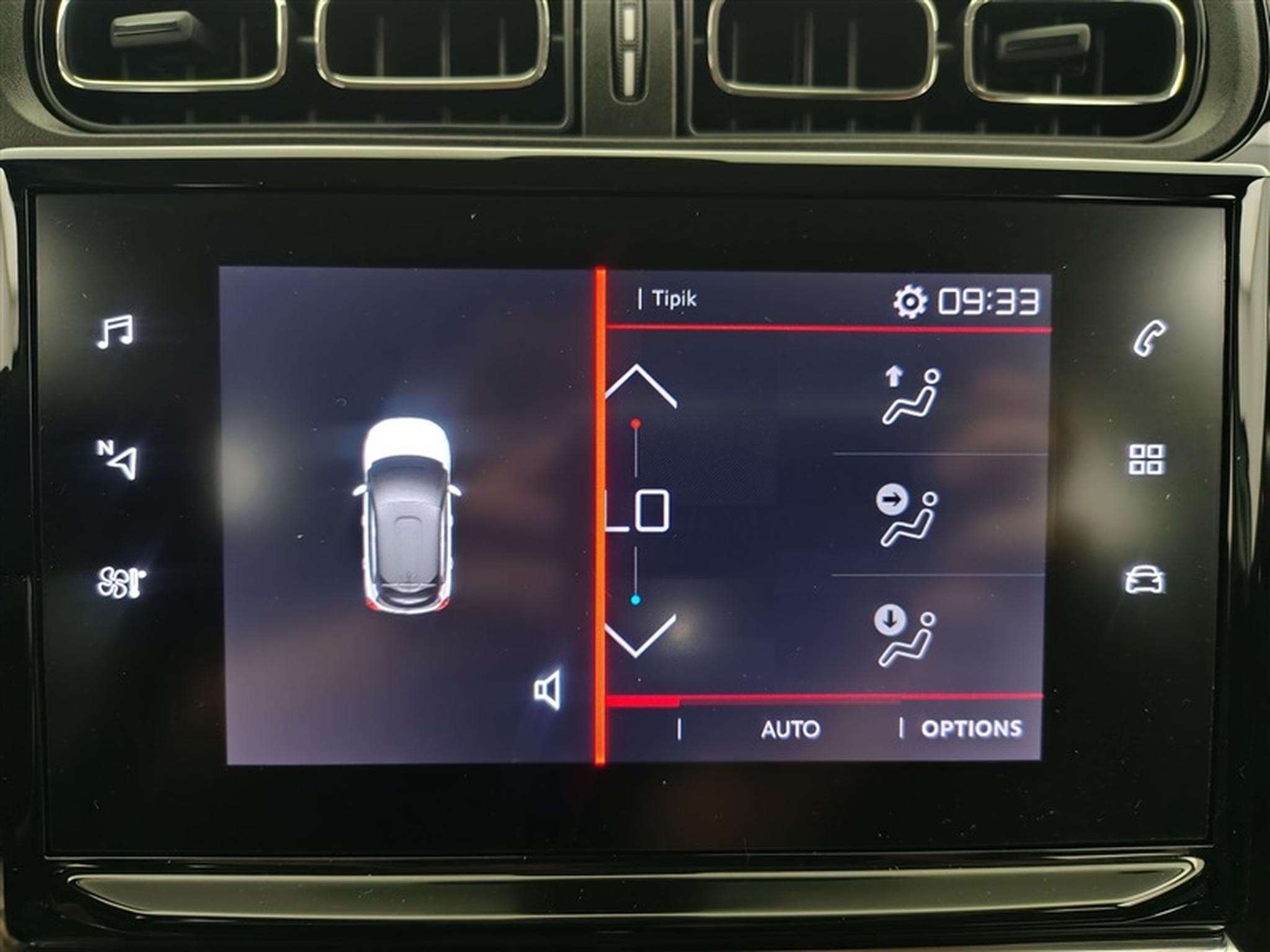 Citroen C3 1.2i PureTech Shine CARPLAY / FULL LED / JA 16" (2023) - Photo 18