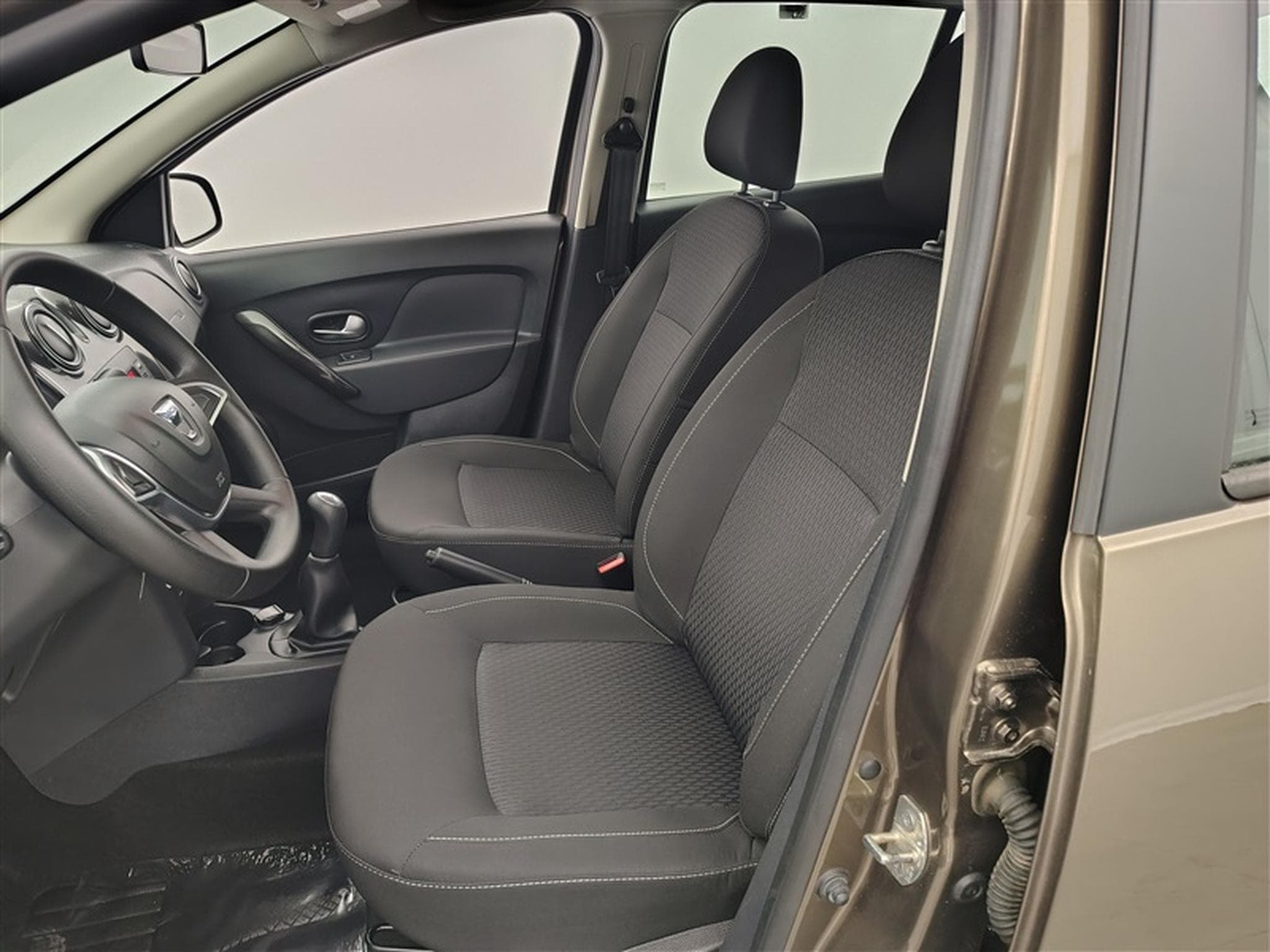 Dacia Sandero 1.0i SCe CLIM (2020) - Photo 7
