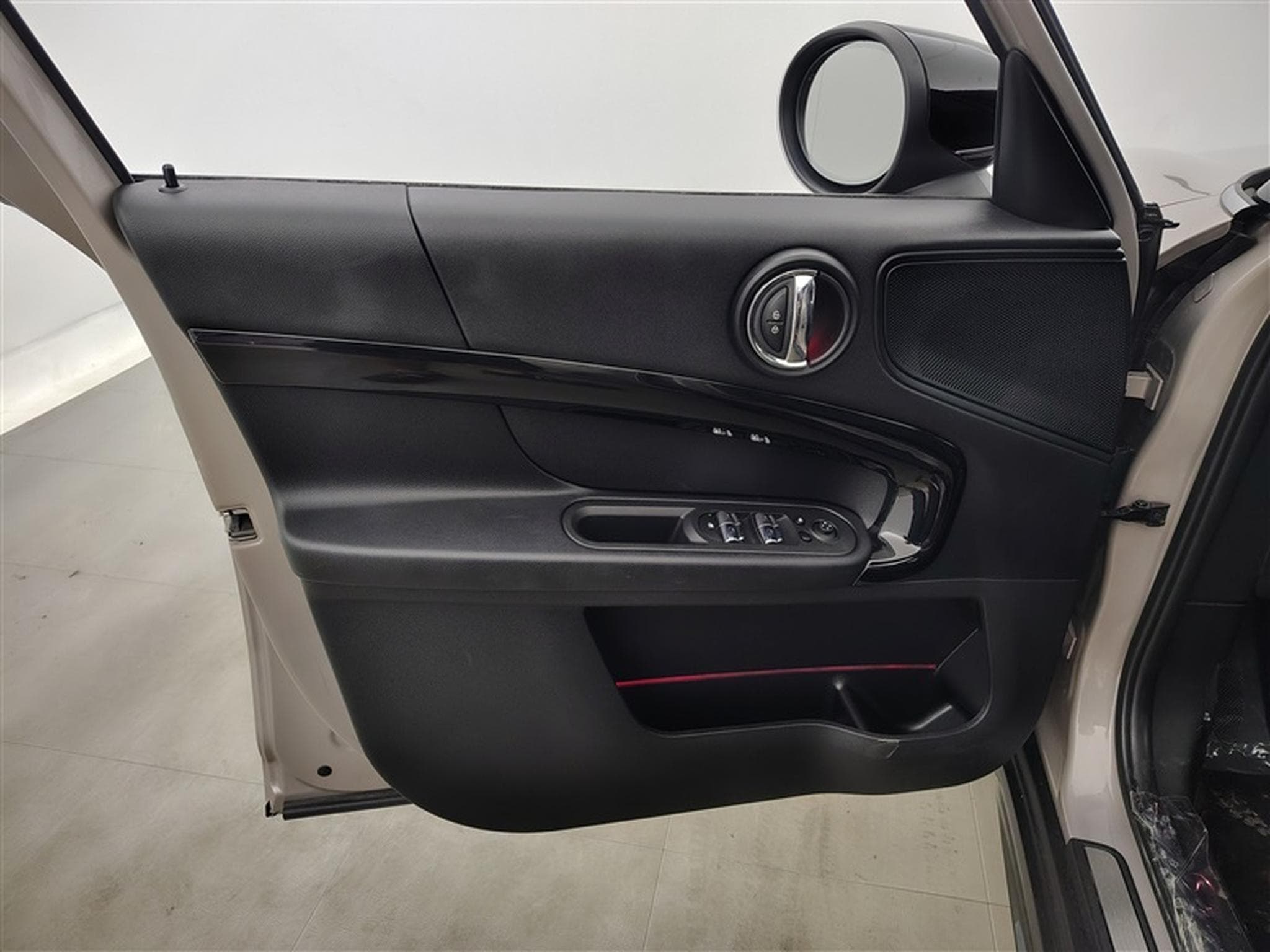 MINI Countryman 1.5iA Cooper NAVI / FULL LED / CUIR / TOIT PANO / CAMERA (2023) - Photo 17