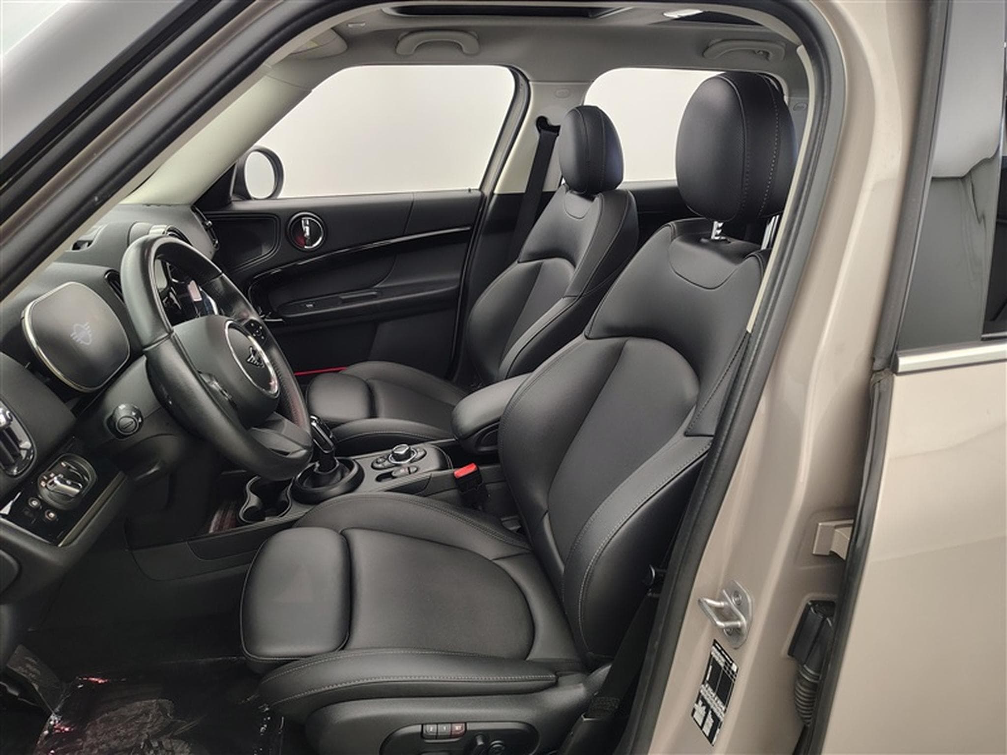 MINI Countryman 1.5iA Cooper NAVI / FULL LED / CUIR / TOIT PANO / CAMERA (2023) - Photo 7