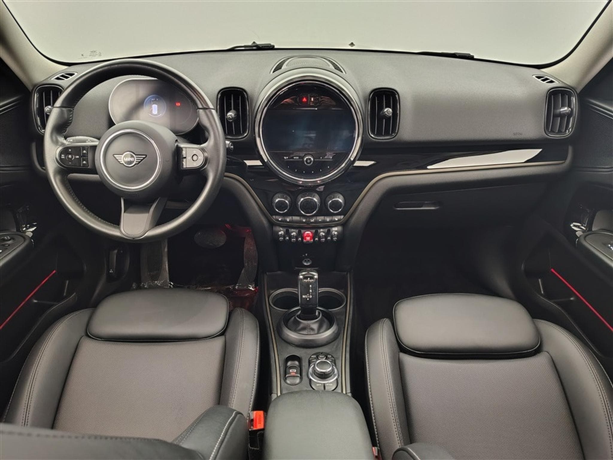 MINI Countryman 1.5iA Cooper NAVI / FULL LED / CUIR / TOIT PANO / CAMERA (2023) - Photo 8