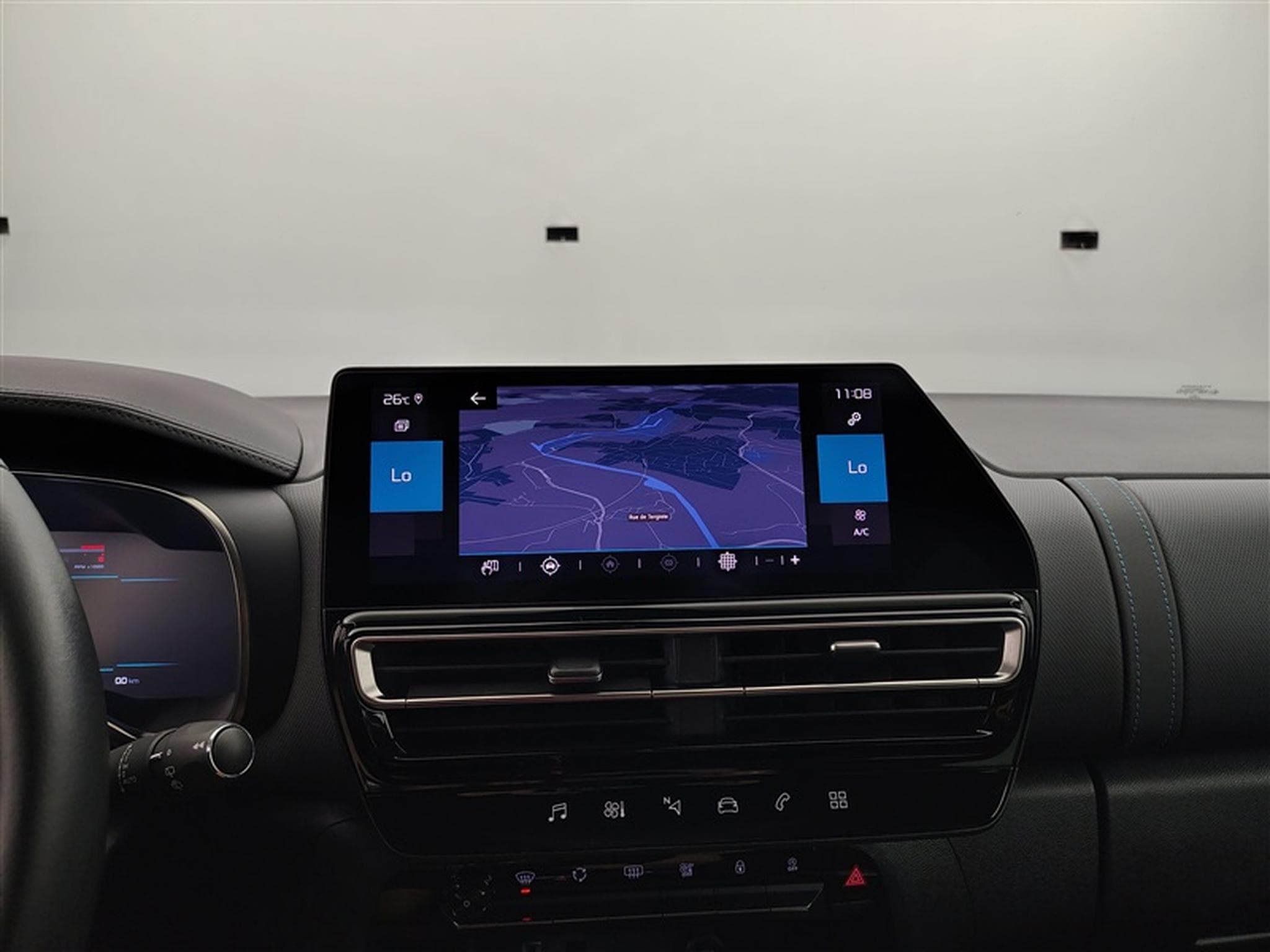 Citroen C5 Aircross 1.2 PureTech Shine EAT8 NAVI / CUIR-ALCANTARA / FULL LED (2023) - Photo 11