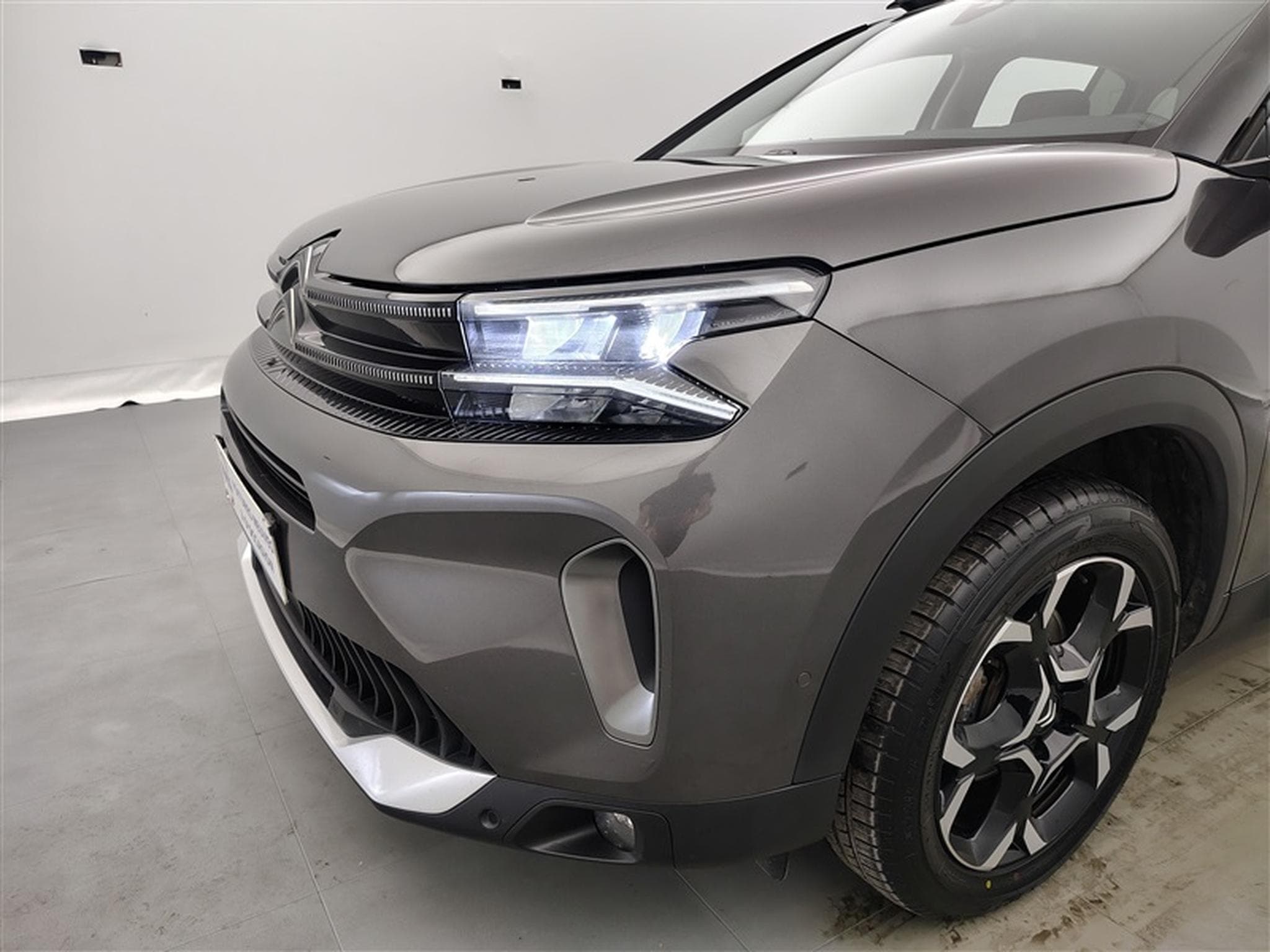 Citroen C5 Aircross 1.2 PureTech Shine EAT8 NAVI / CUIR-ALCANTARA / FULL LED (2023) - Photo 15