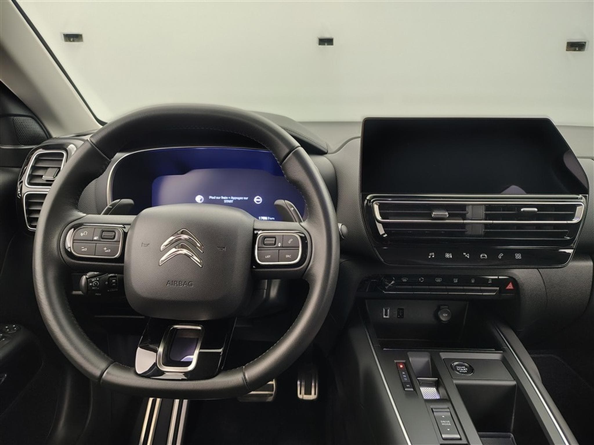 Citroen C5 Aircross 1.2 PureTech Shine EAT8 NAVI / CUIR-ALCANTARA / FULL LED (2023) - Photo 9