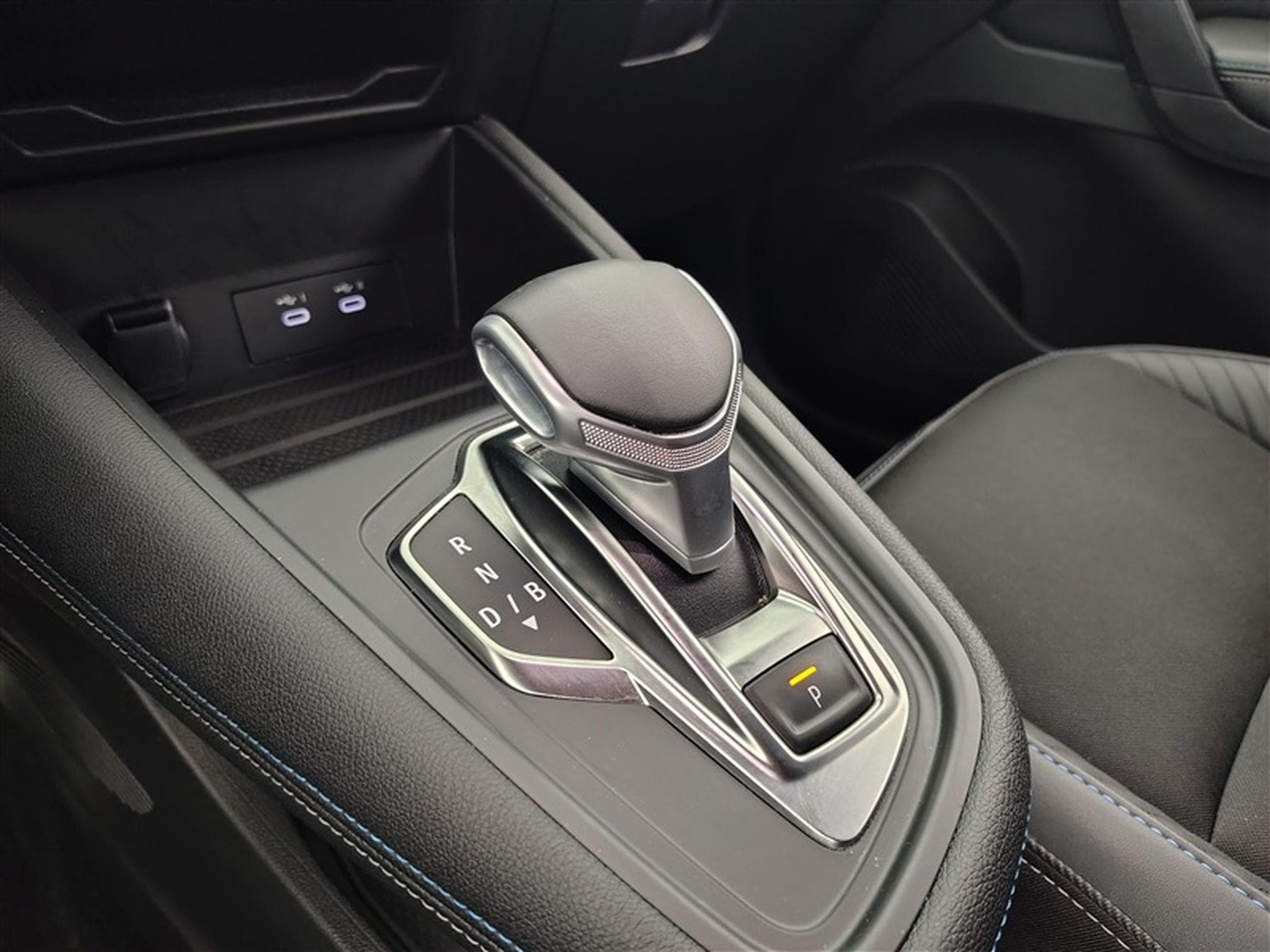 Renault Symbioz 1.6 E-TECH 145 Full Hybride Esprit Alpine NAVI/ S-CUIR/ LED (2025) - Photo 12