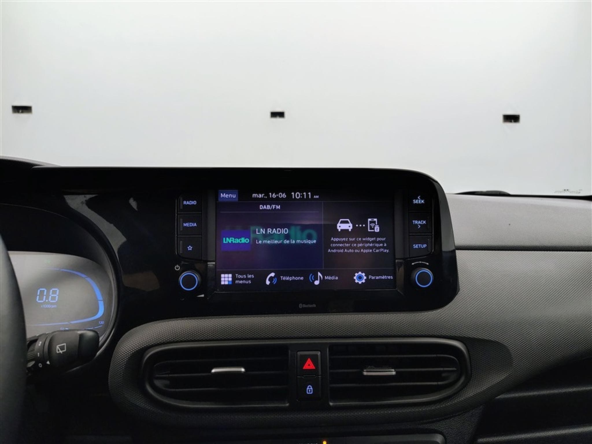 Hyundai i10 1.0i First Edition *CARPLAY/CLIM/JA15* (2023) - Photo 11