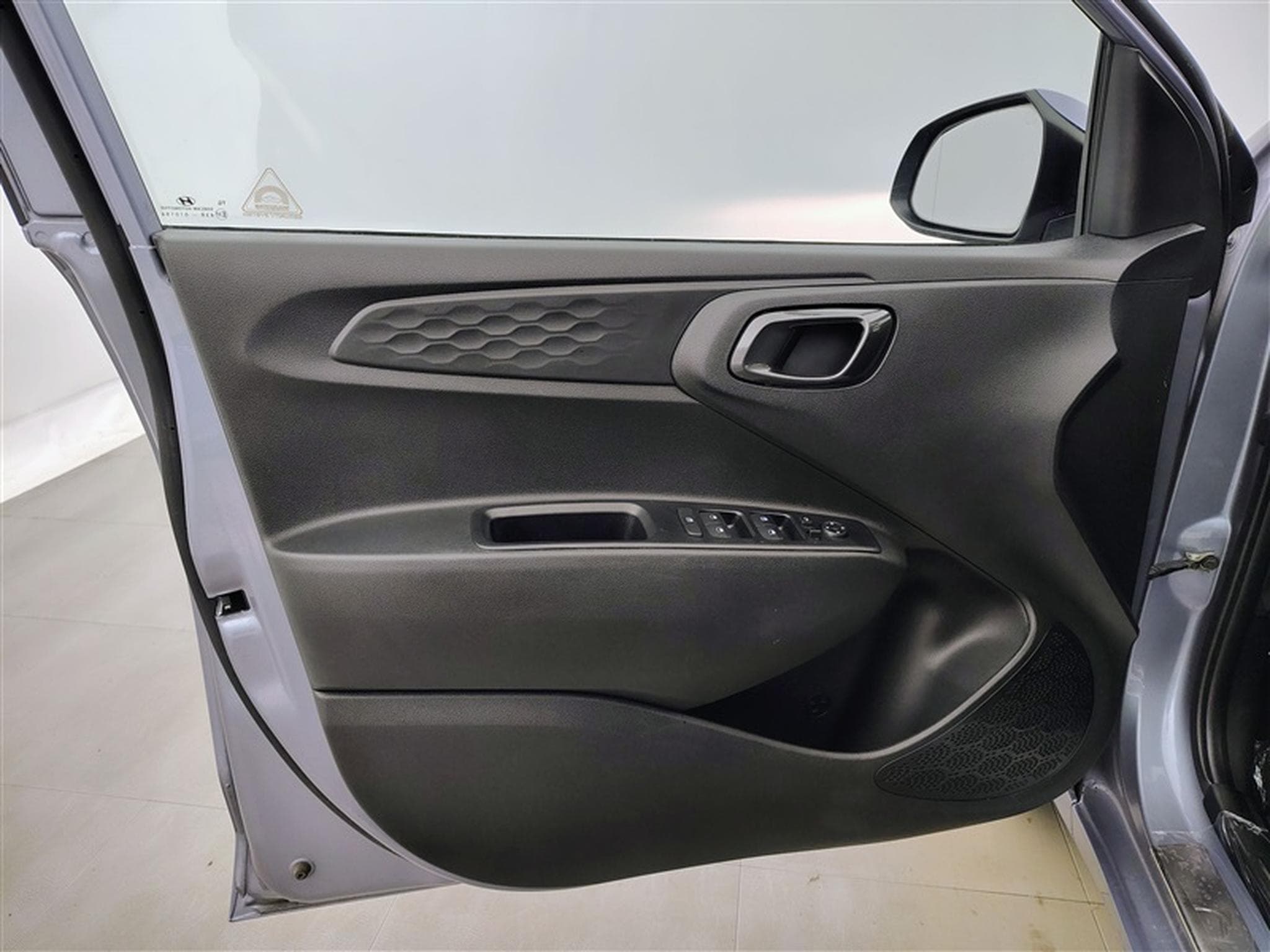 Hyundai i10 1.0i First Edition *CARPLAY/CLIM/JA15* (2023) - Photo 16