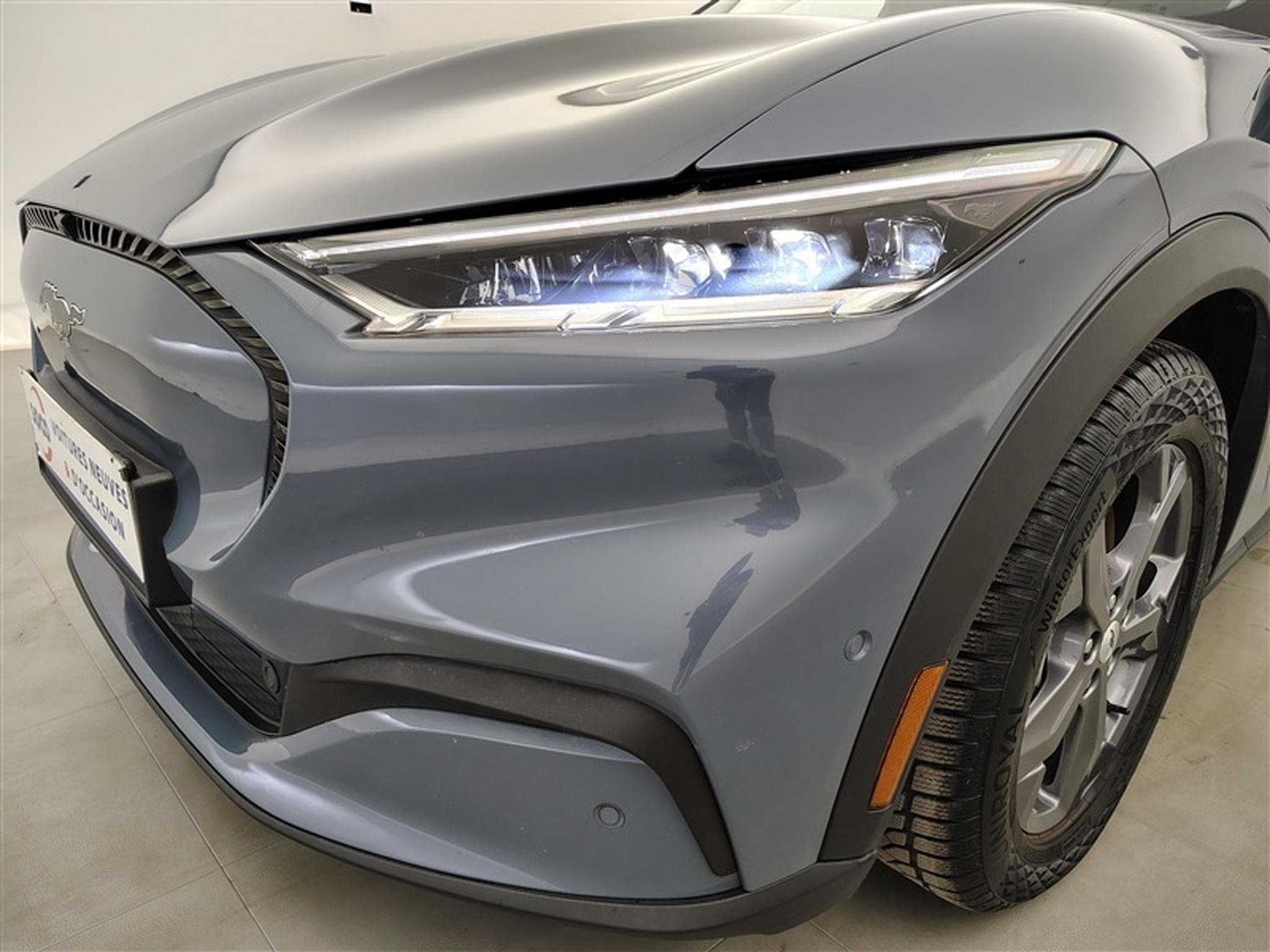 Ford Mustang Mach-E 76 kWh Technologie Pack CUIR/NAVI/FULL LED (2024) - Photo 15