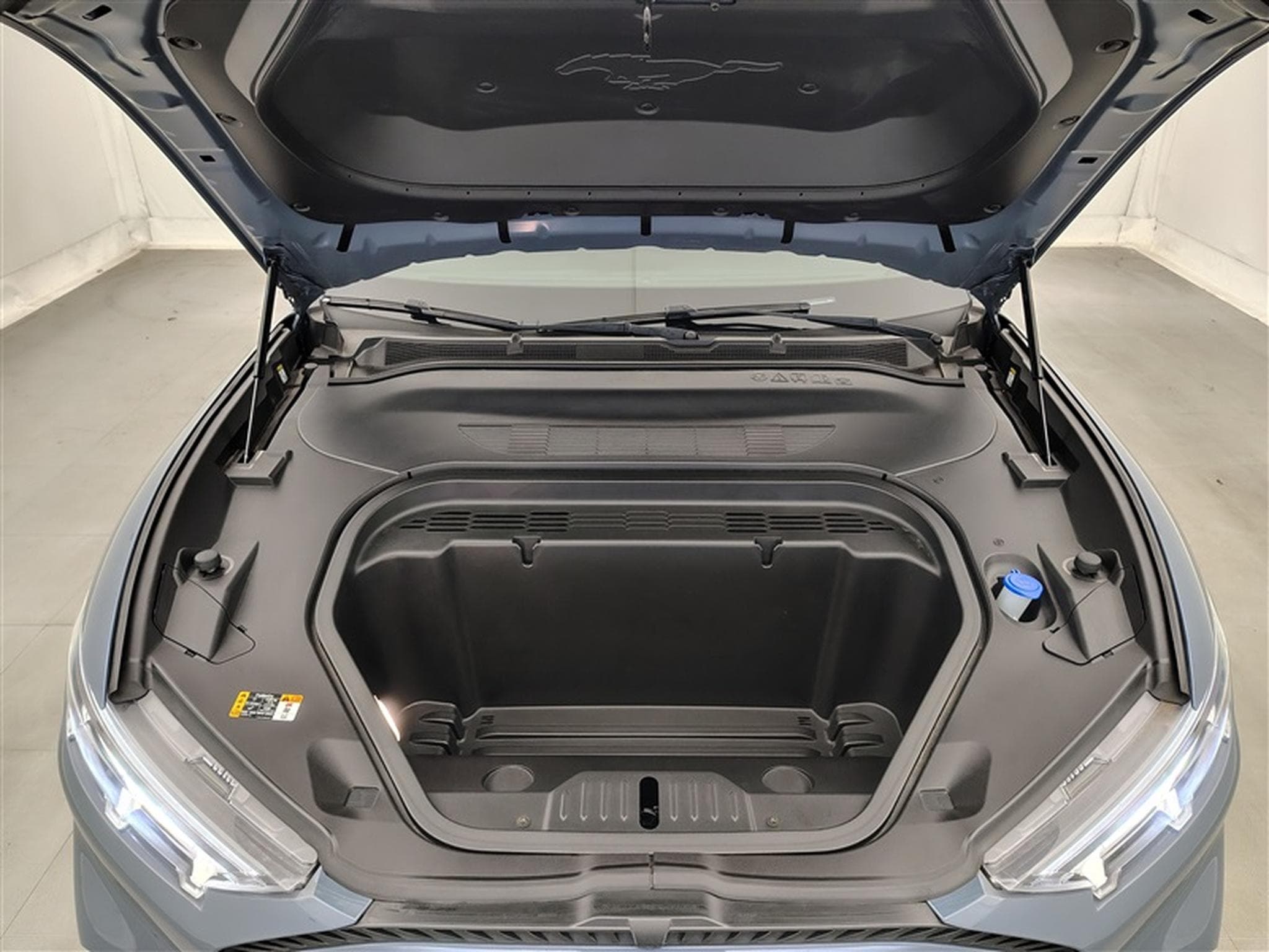 Ford Mustang Mach-E 76 kWh Technologie Pack CUIR/NAVI/FULL LED (2024) - Photo 19