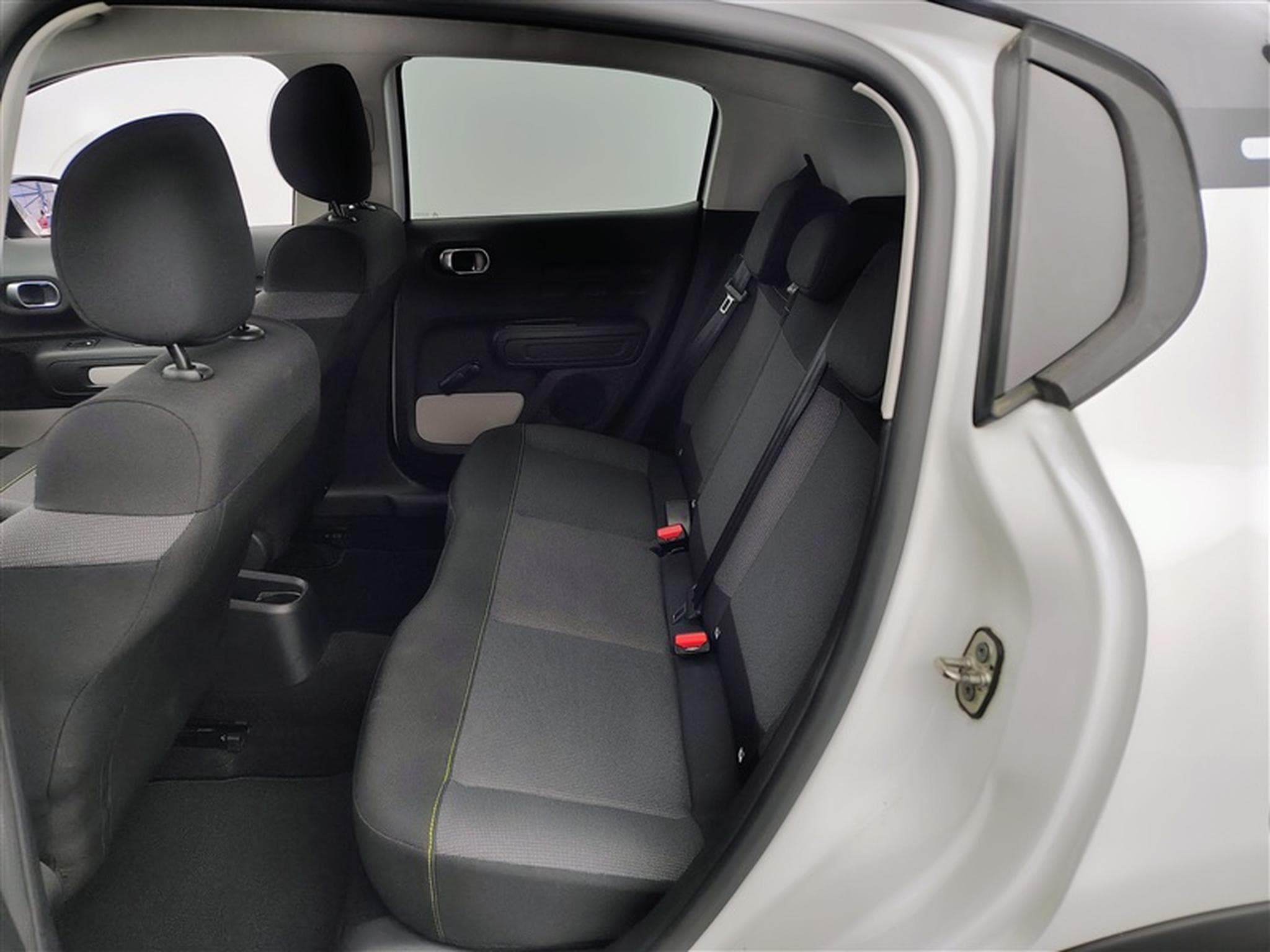 Citroen C3 1.2i PureTech Shine S&S (EU6.4) (2022) - Photo 13
