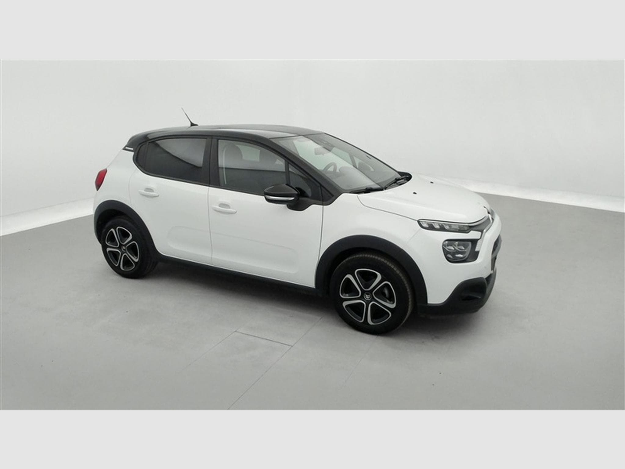 Citroen C3 1.2i PureTech Shine S&S (EU6.4) (2022) - Photo 21