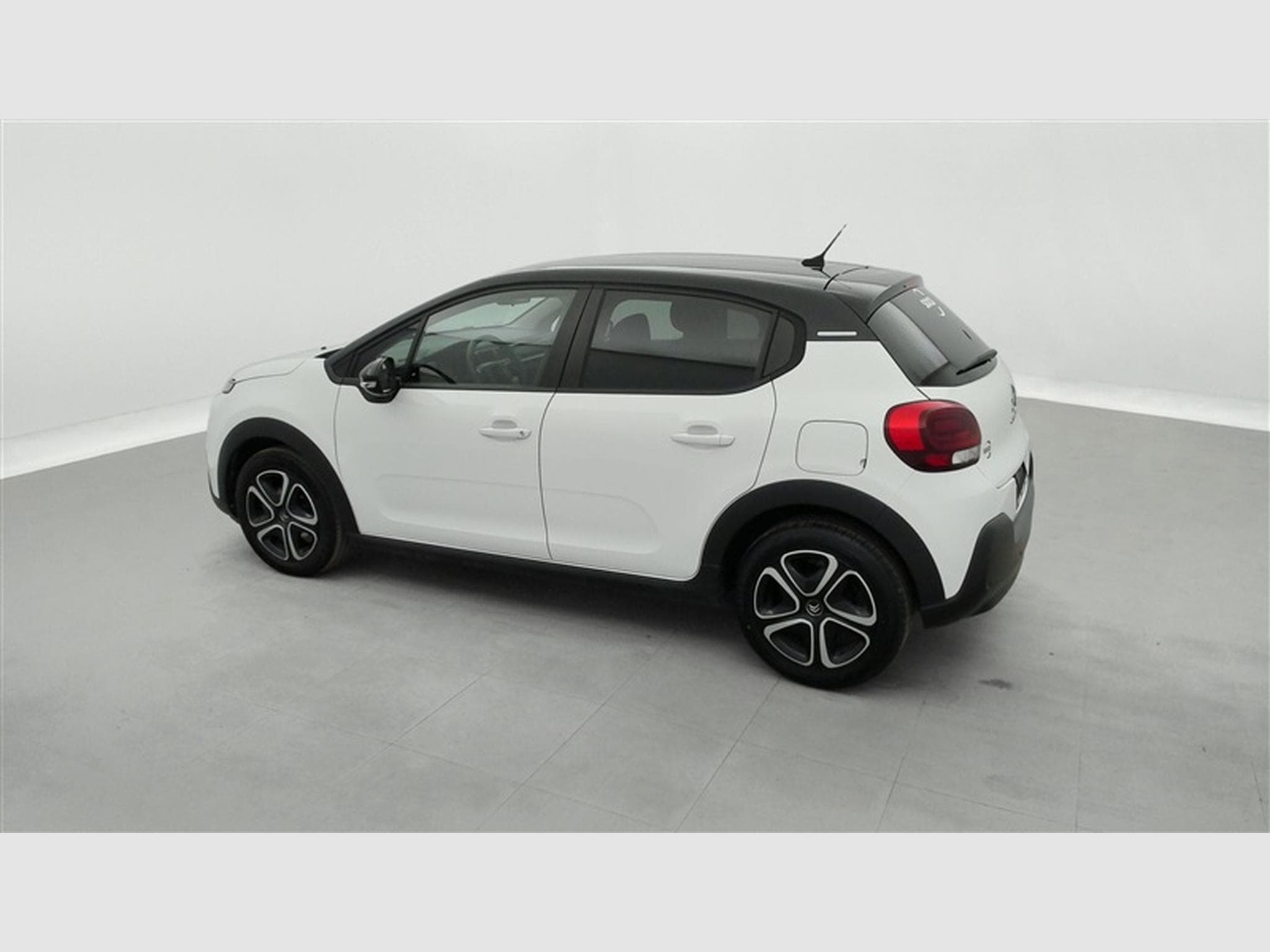 Citroen C3 1.2i PureTech Shine S&S (EU6.4) (2022) - Photo 25