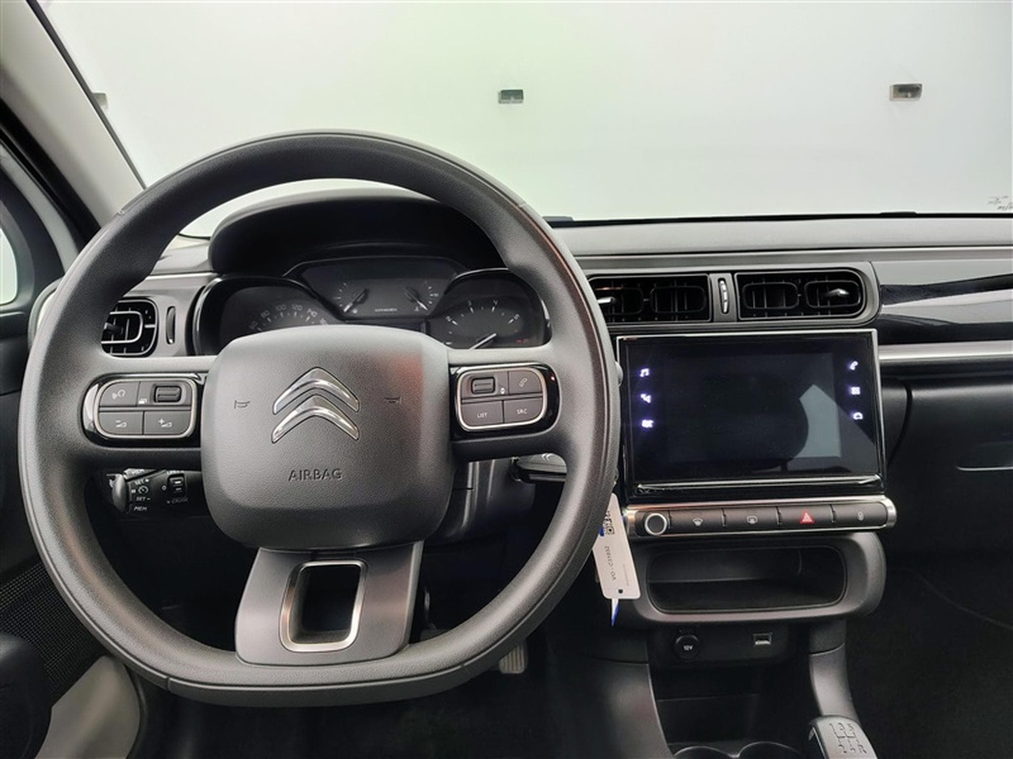 Citroen C3 1.2i PureTech Shine S&S (EU6.4) (2022) - Photo 9
