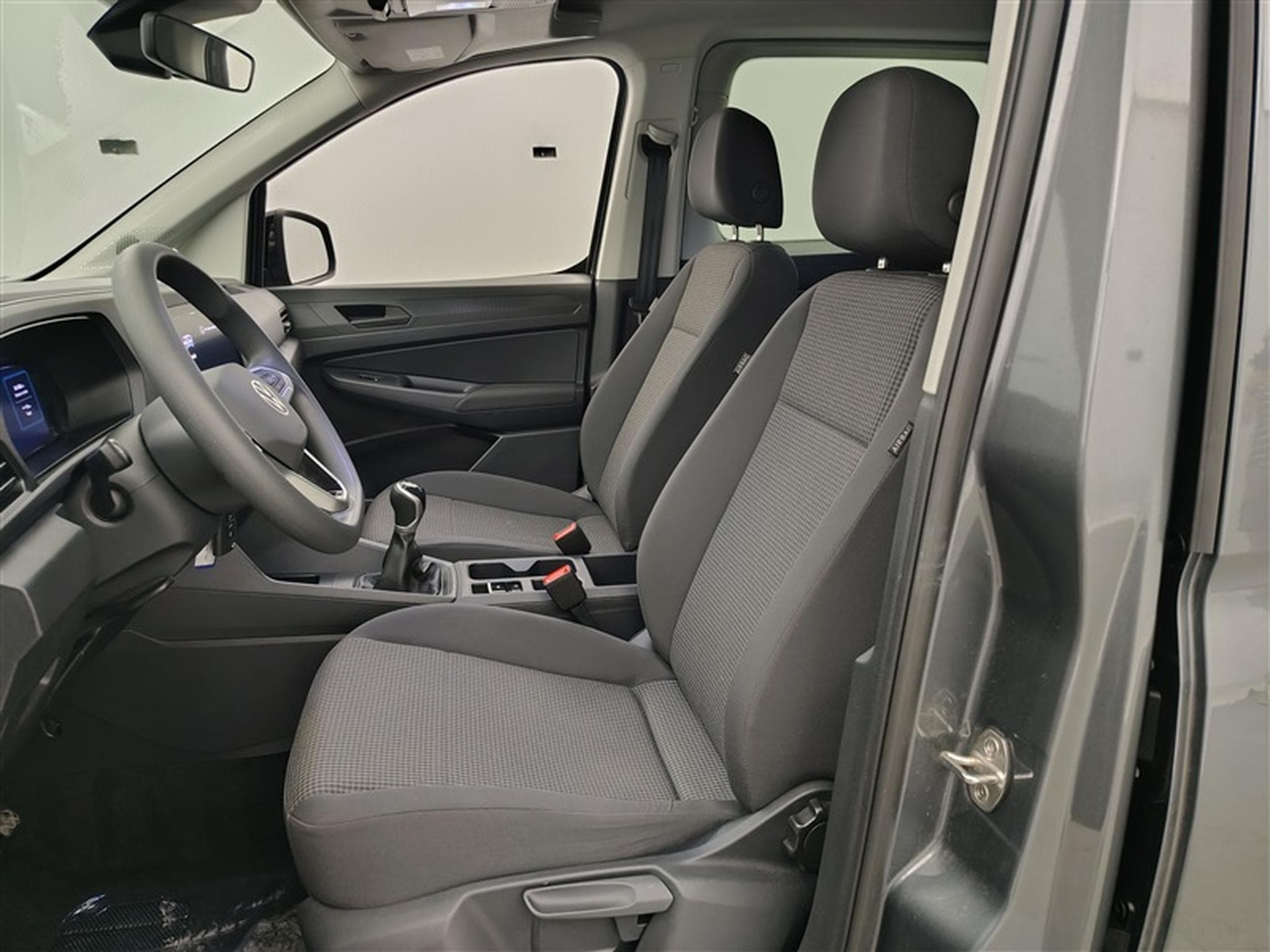 VW Caddy TDi Double cabine Navi / PDC (2024) - Photo 7