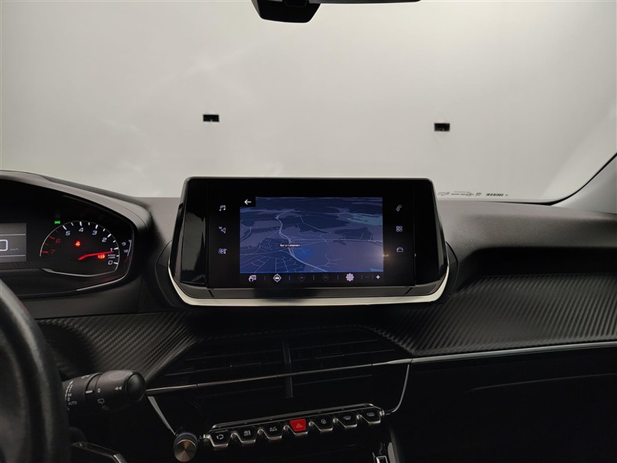 Peugeot 2008 1.2 PureTech Active NAVI/PDC (2020) - Photo 11