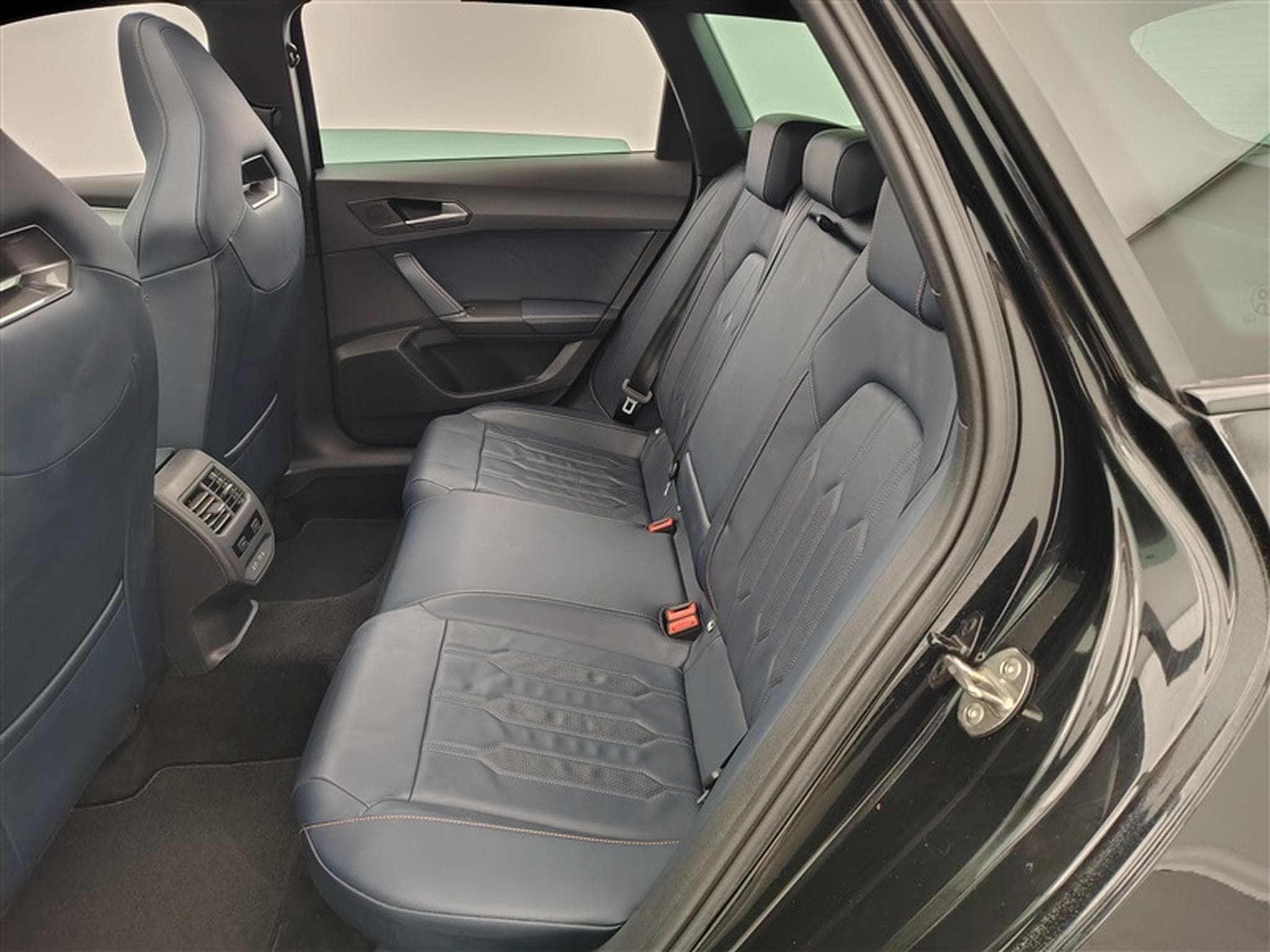 Cupra Leon Leon ST e-Hybrid 1.4 PHEV  Cuir/Siège élec./Toit Pano/... (2021) - Photo 13