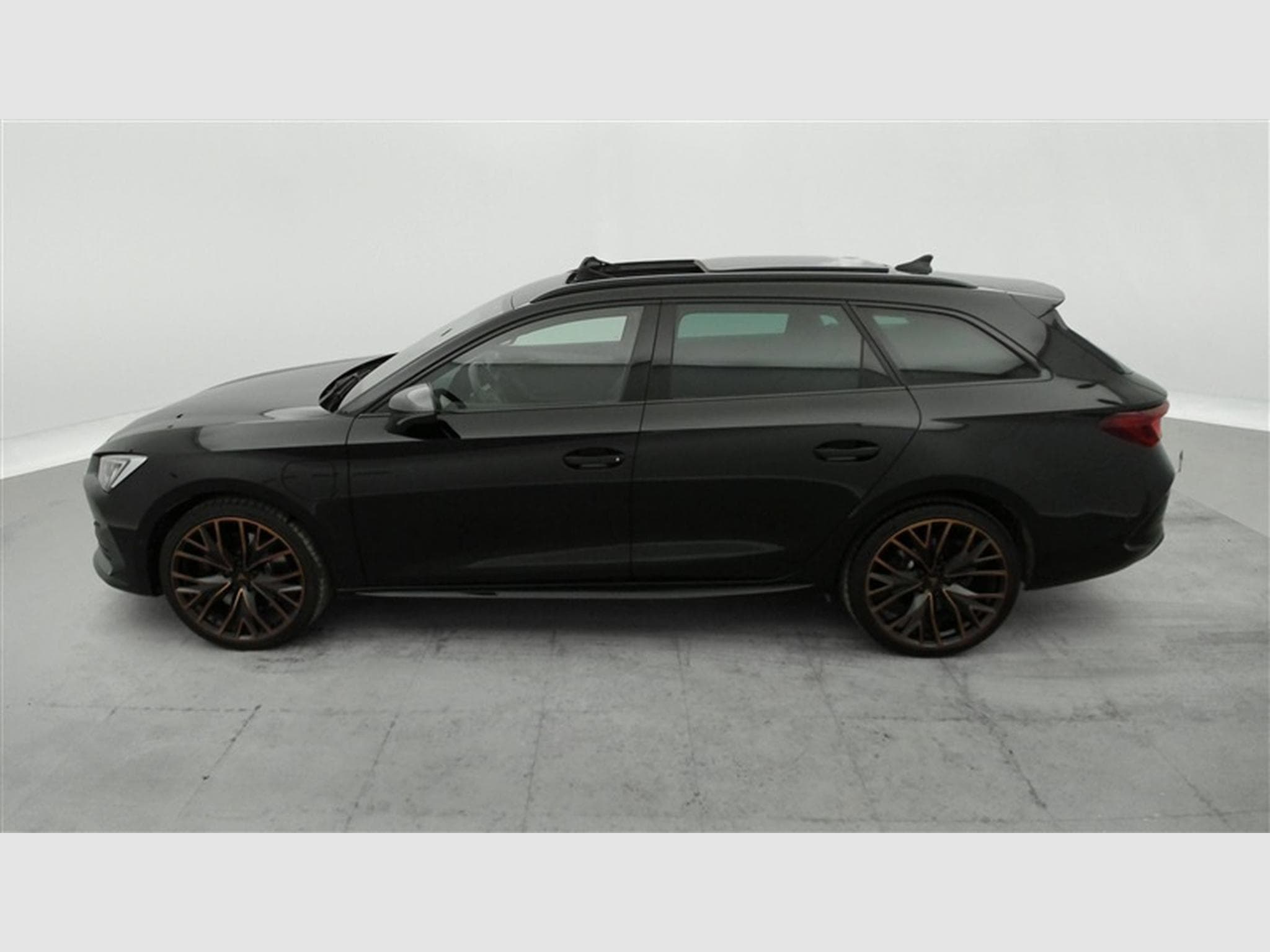 Cupra Leon Leon ST e-Hybrid 1.4 PHEV  Cuir/Siège élec./Toit Pano/... (2021) - Photo 3