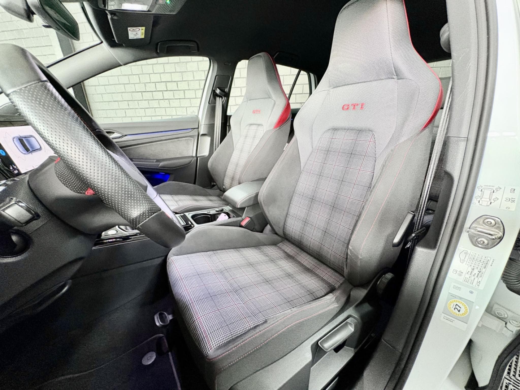 VW Golf GTI 2.0 TSI BVM6 245 CV *BOITE MECA* ACC * CARPLAY* (2023) - Photo 7