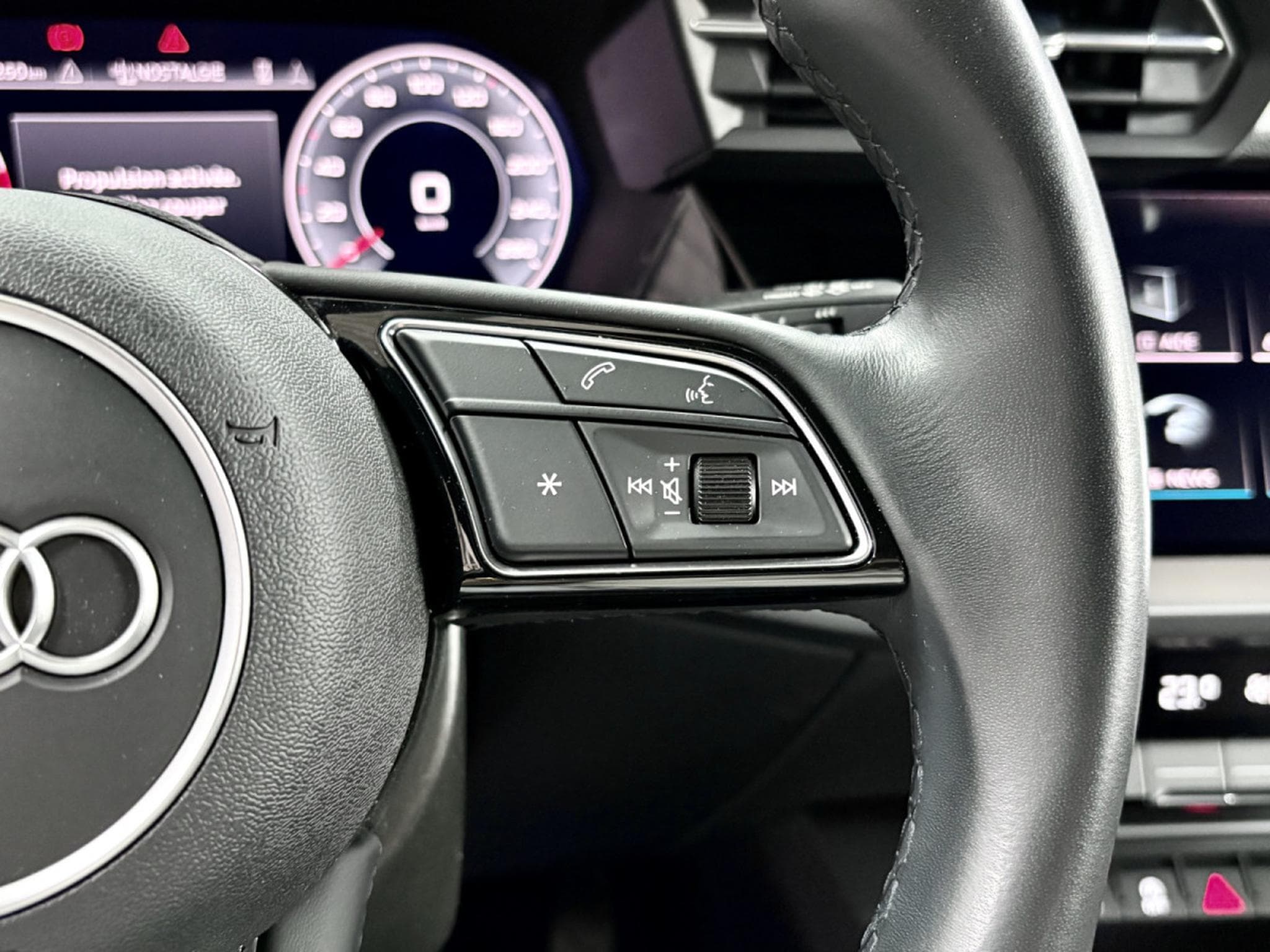 Audi A3 Sportback Advanced 30 TFSI 110 CV *ATTELAGE* * 18" * (2023) - Photo 12
