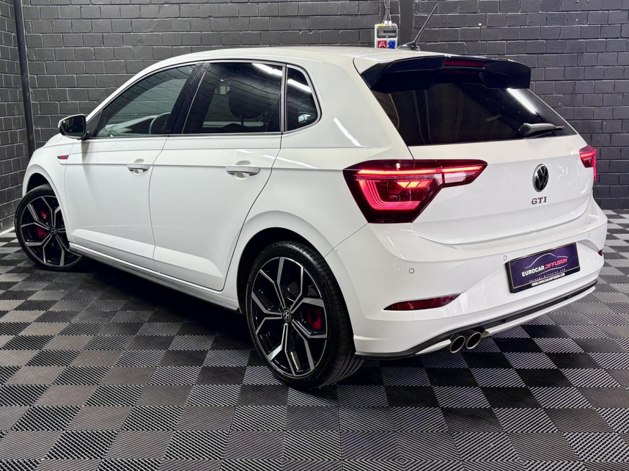 VW Polo 2.0 TSI 207 CV DSG7 *CAM* BEATS * MATRIX* (2023) - Photo 4