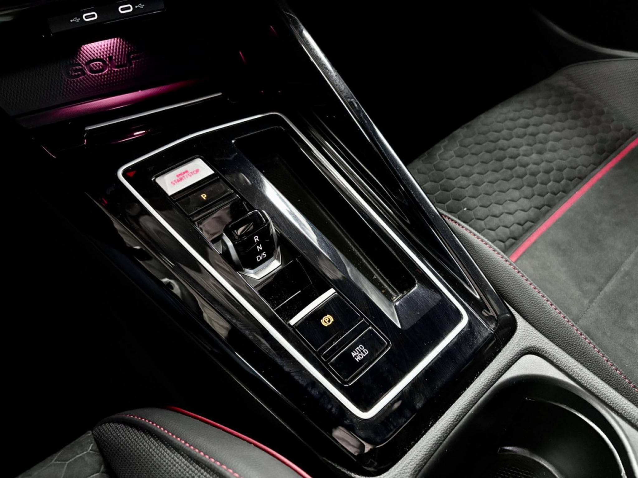 VW Golf GTI Clubsport 2.0 TSI 300CV DSG7 *PANO* MATRIX * HARMAN * CA (2024) - Photo 13