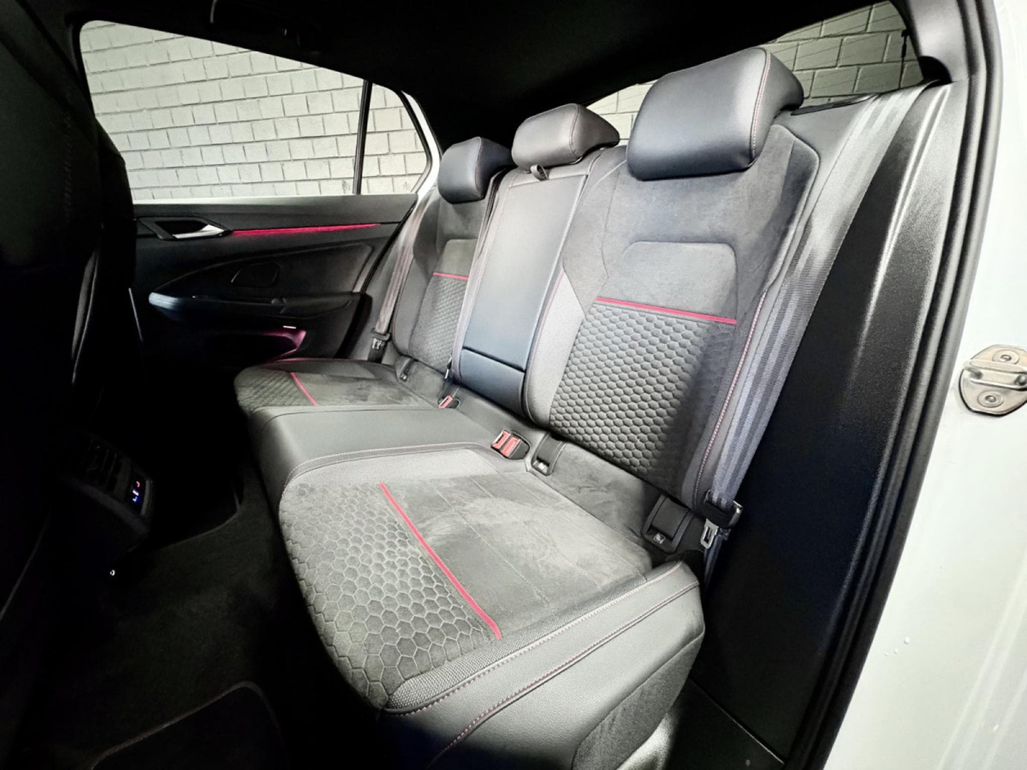VW Golf GTI Clubsport 2.0 TSI 300CV DSG7 *PANO* MATRIX * HARMAN * CA (2024) - Photo 20