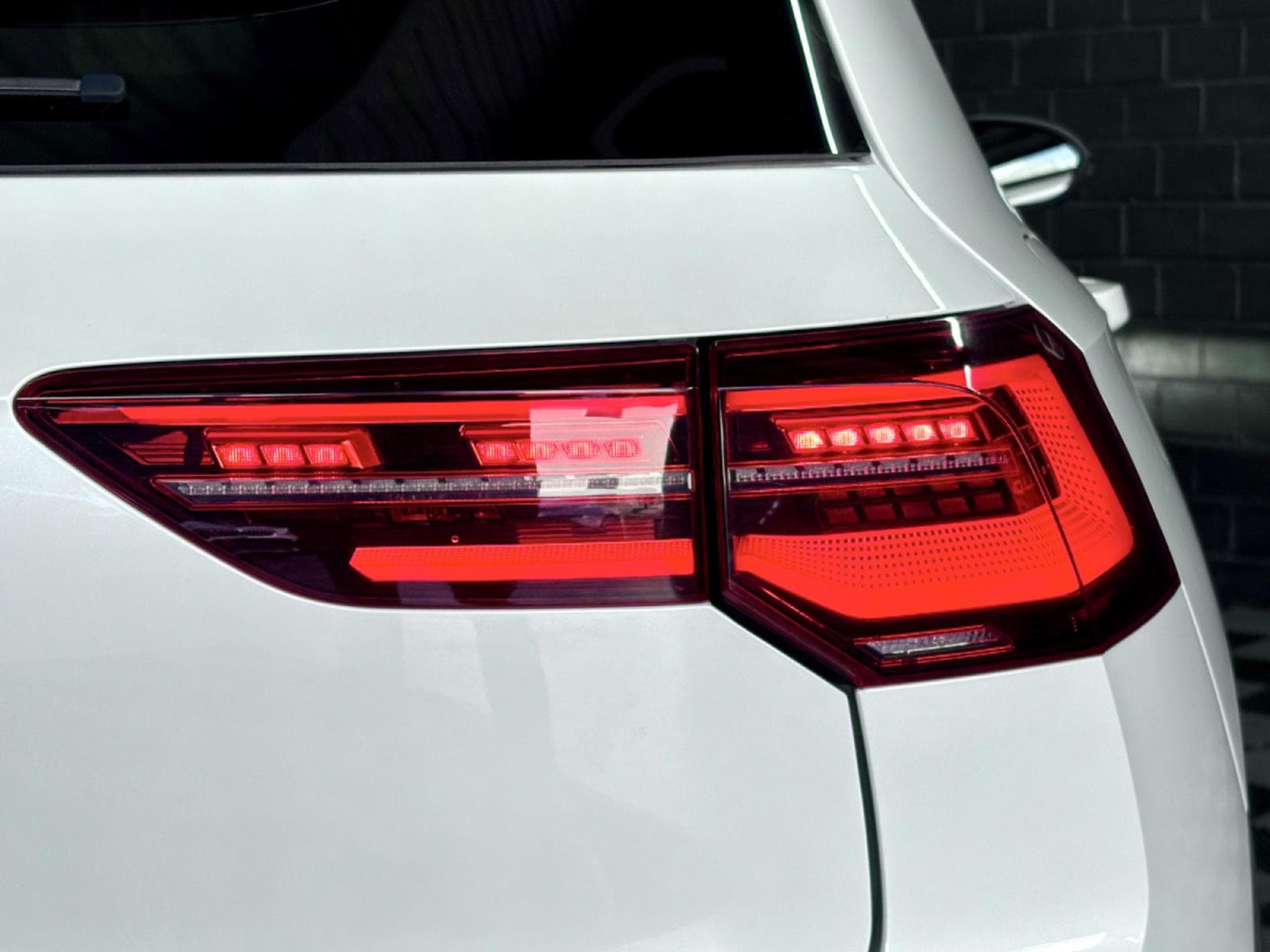 VW Golf GTI Clubsport 2.0 TSI 300CV DSG7 *PANO* MATRIX * HARMAN * CA (2024) - Photo 23