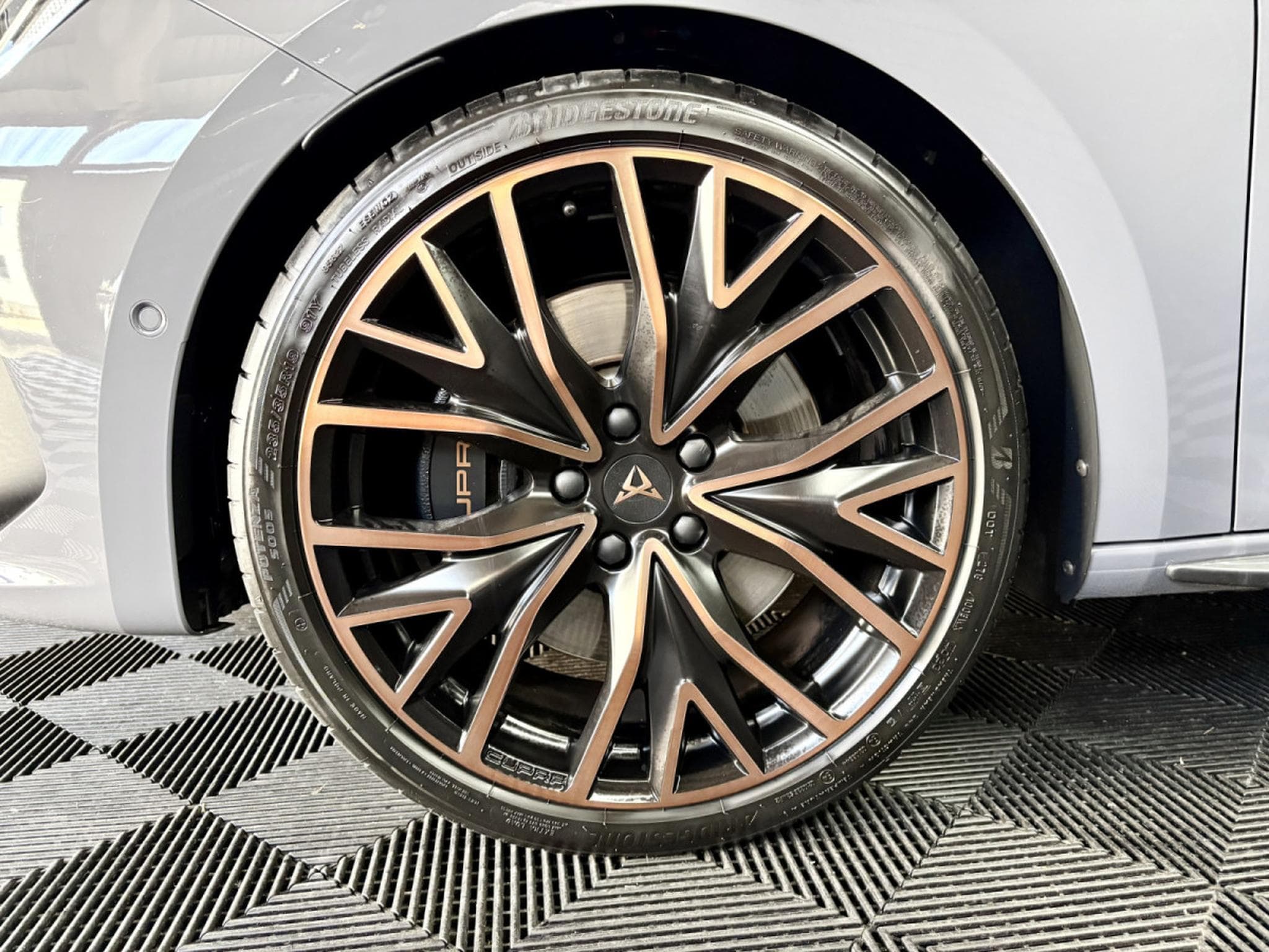 Cupra Leon VZ CUP 2.0 TSI 300CV * PANO * VSS * BEATS * CARBONE * (2024) - Photo 25