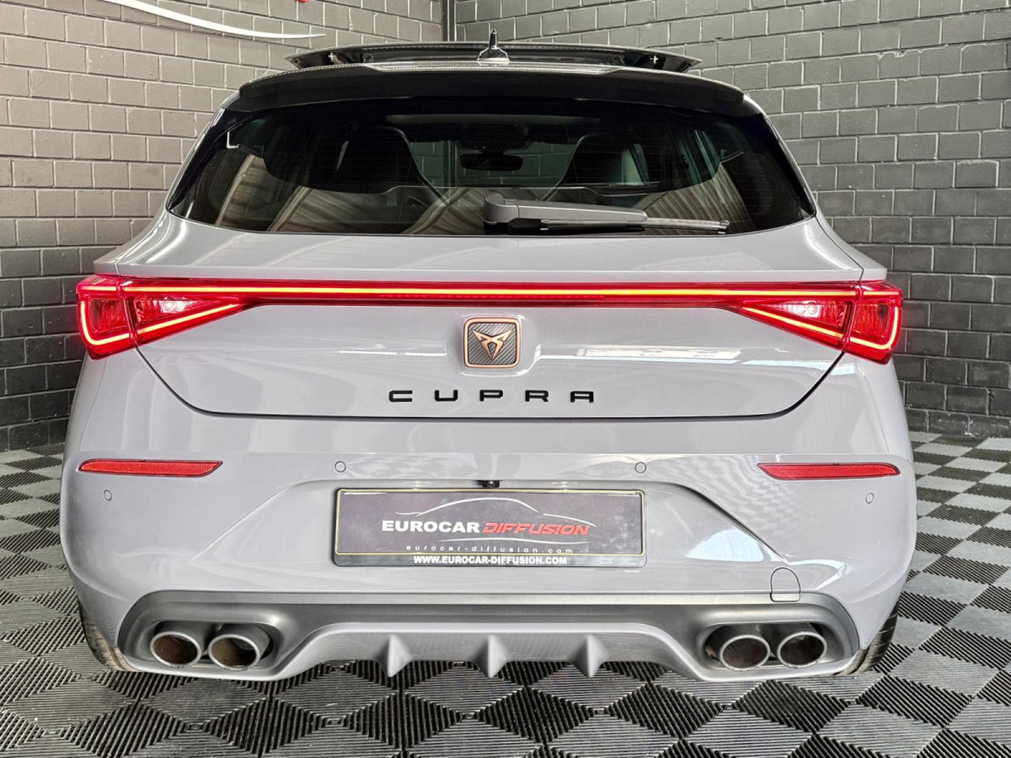 Cupra Leon VZ CUP 2.0 TSI 300CV * PANO * VSS * BEATS * CARBONE * (2024) - Photo 4